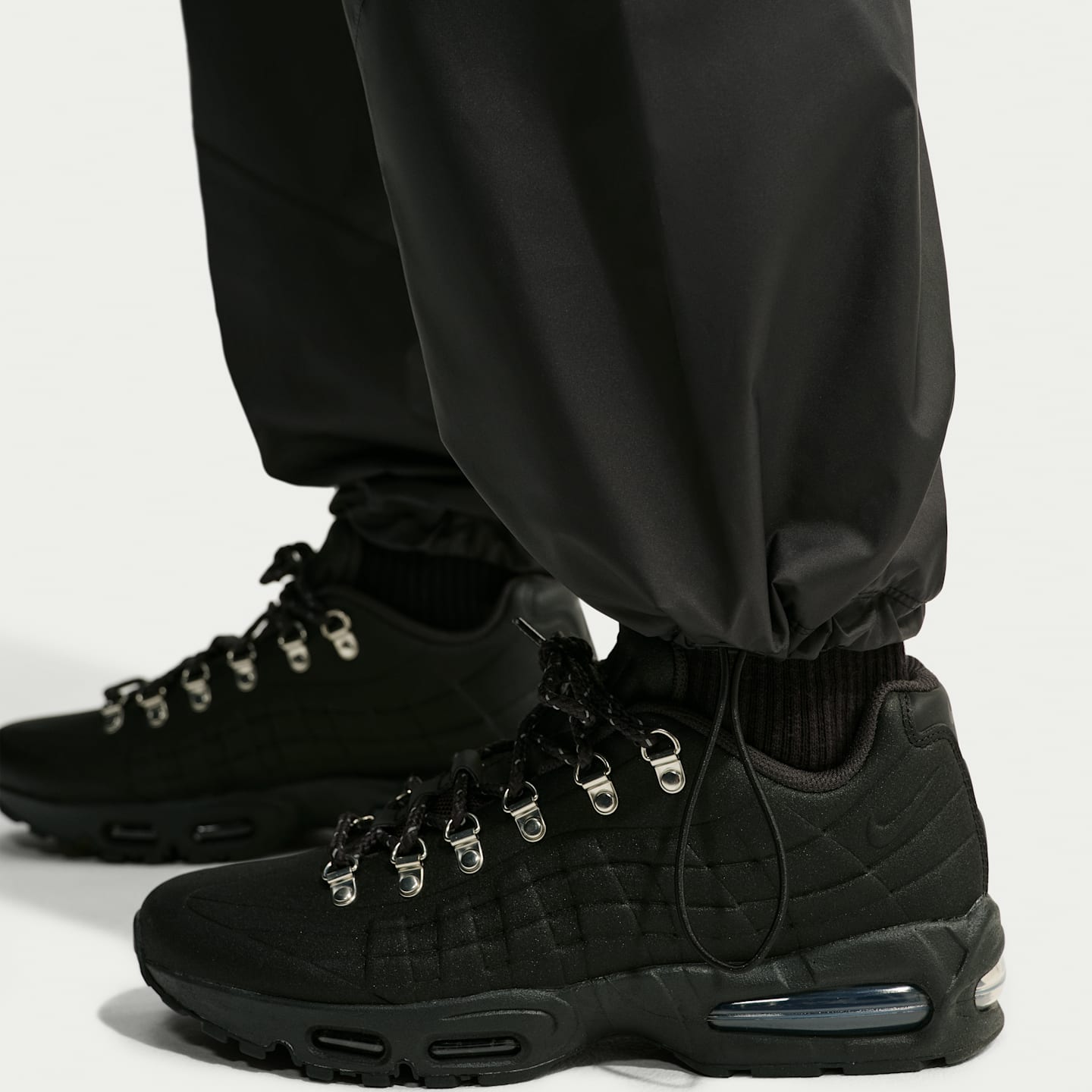 Мужские брюки Nike Windrunner Men's Lightweight Pants — фото 6