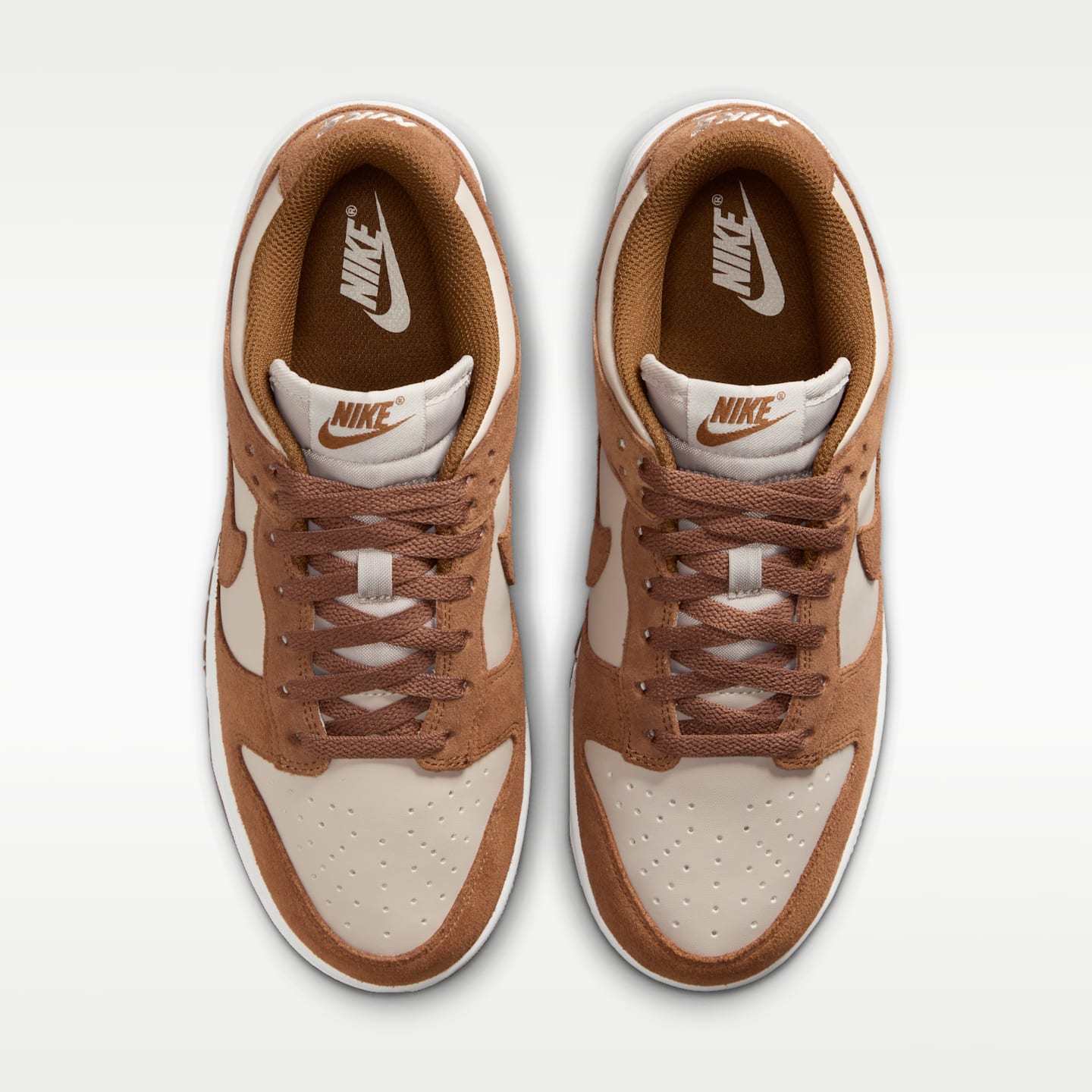 Женские кроссовки Nike Dunk Low Suede Women's Shoes — фото 4