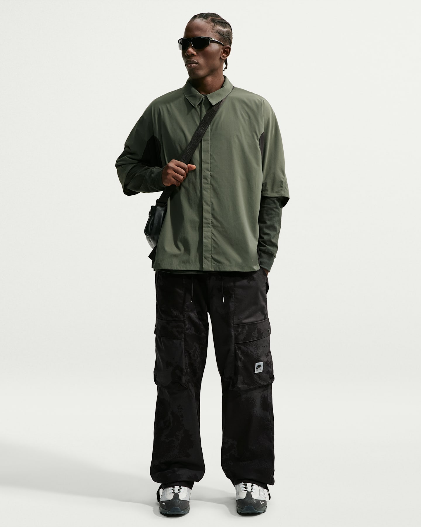 Мужские брюки Nike Air Men's Woven All-Over Print Cargo Pants — фото 12