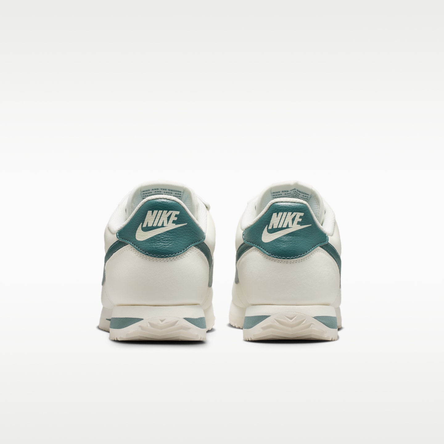 Женские кроссовки Nike Cortez Leather Women's Shoes — фото 6