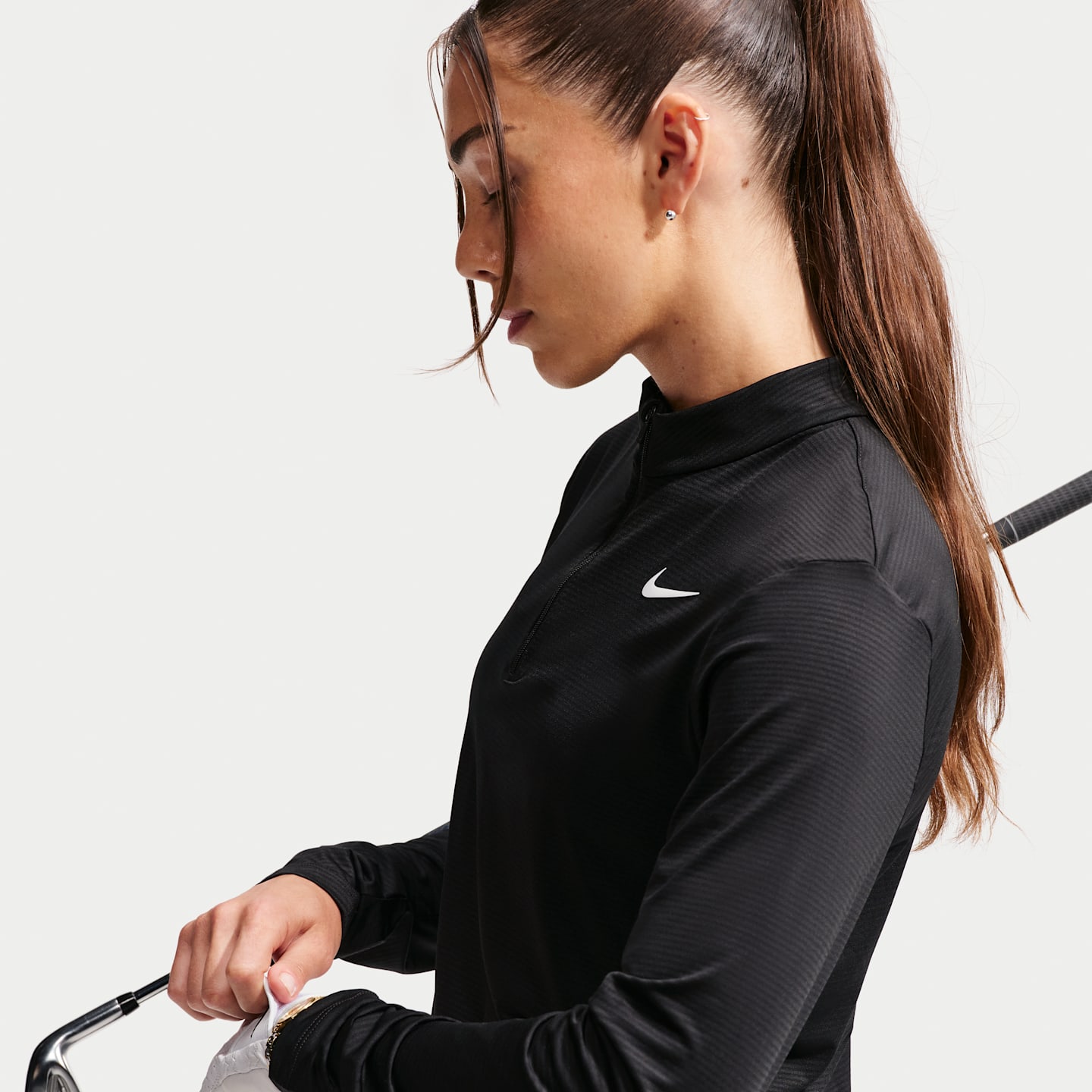 Женские свитеры Nike Victory Women's Dri-FIT 1/4-Zip Golf Top — фото 3
