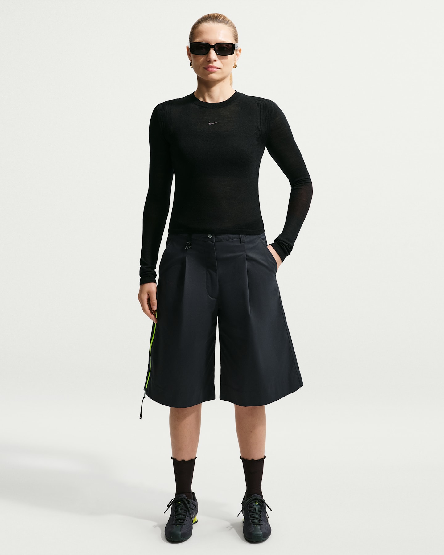 Женские шорты Nike Sportswear Airreverent Women's Low-Rise Shorts — фото 6