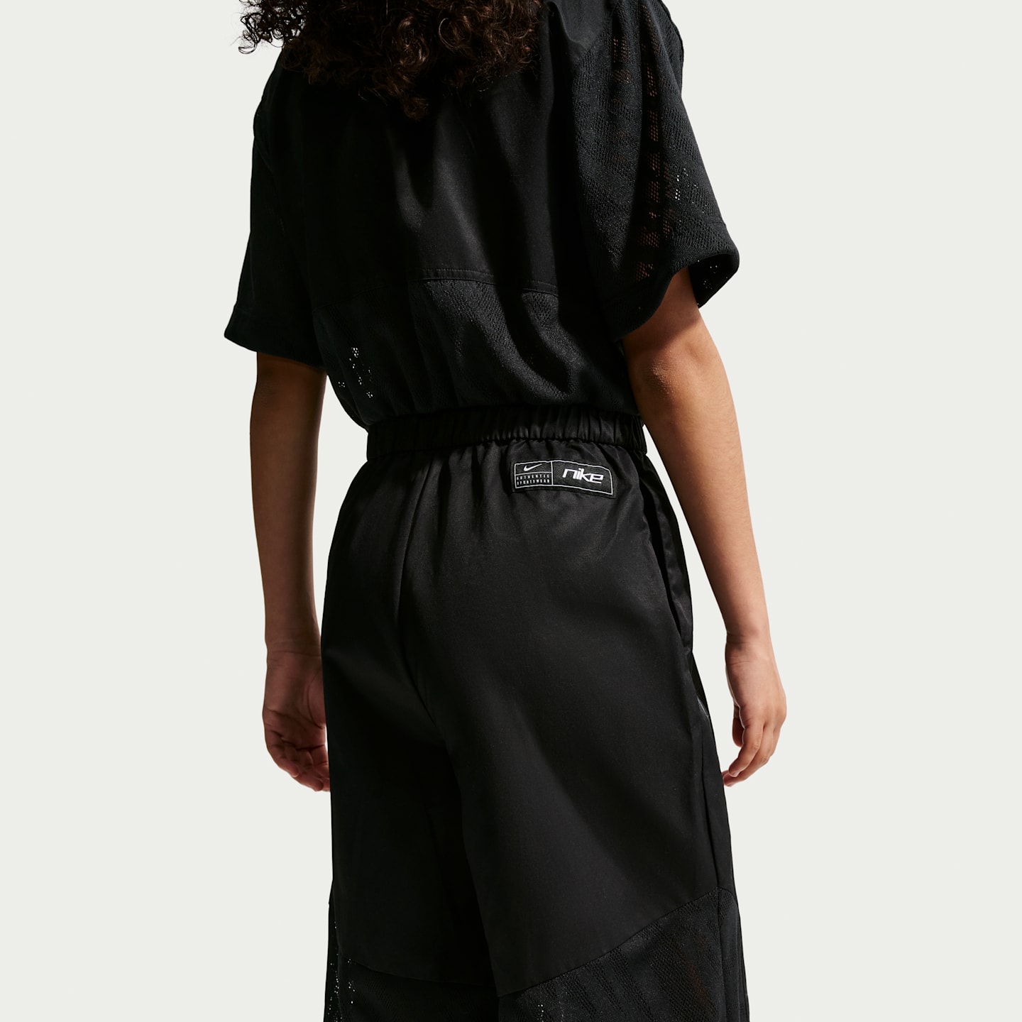 Детские комбинезоны Nike Sportswear Big Kids' (Girls') Woven Dance Jumpsuit — фото 3