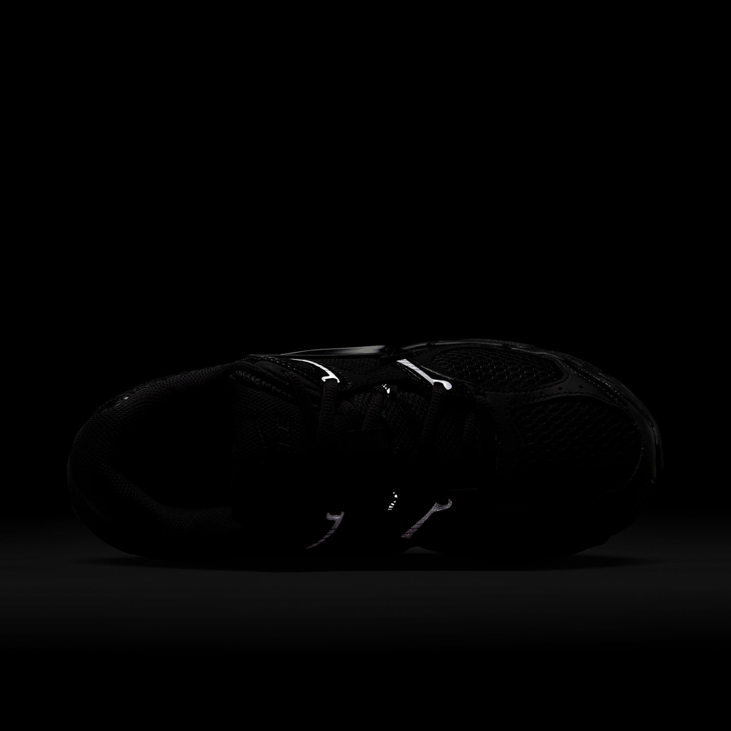 Женские кроссовки Nike V5 RNR Women's Shoes with Reflective Accents — фото 9