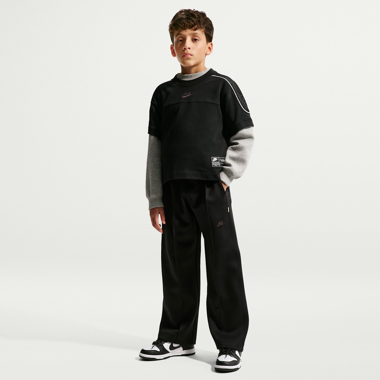 Детские топы Nike Sportswear Collection Big Kids' Short-Sleeve Top — фото 6