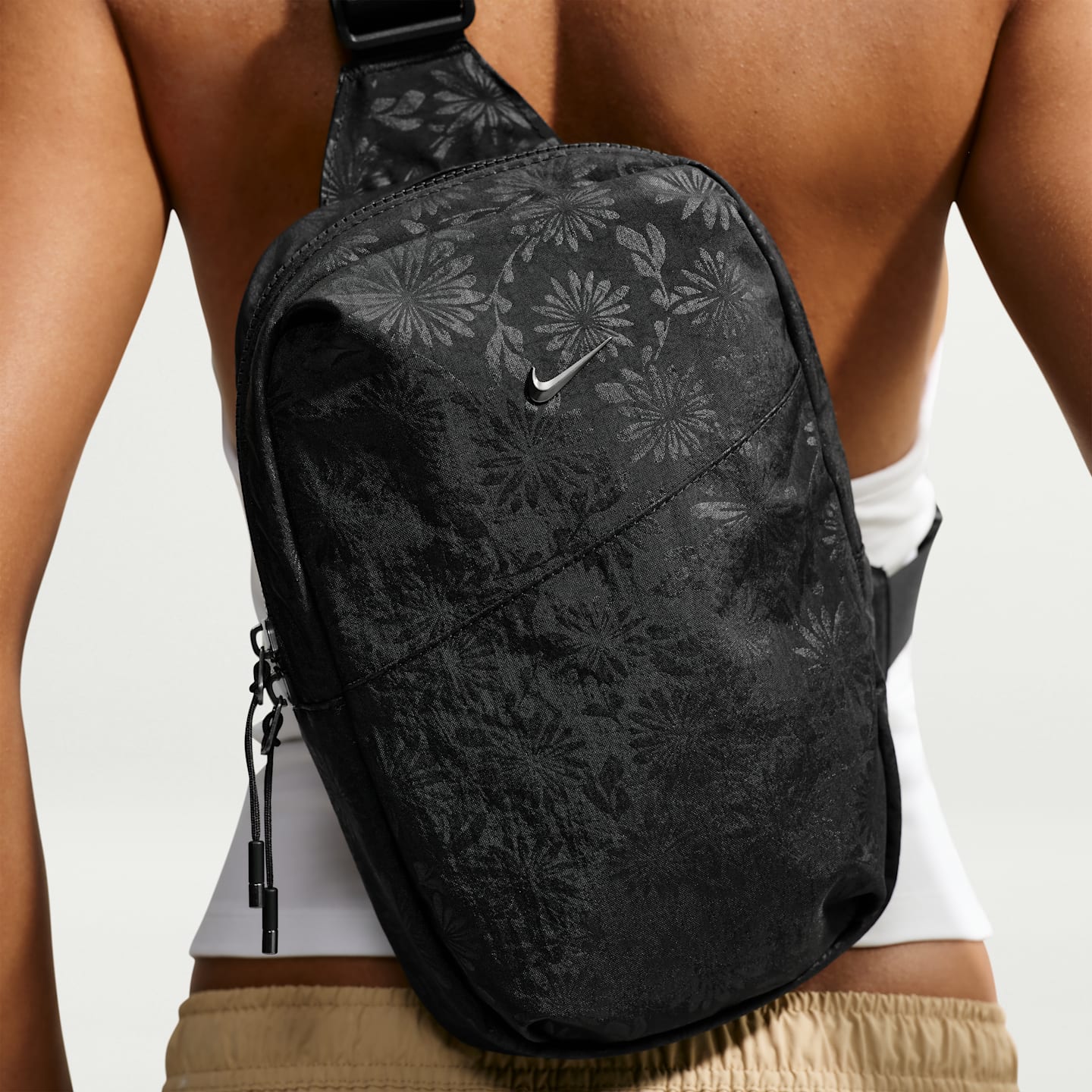 Мужские сумки Nike Aura Floral Crossbody (5L) — фото 1