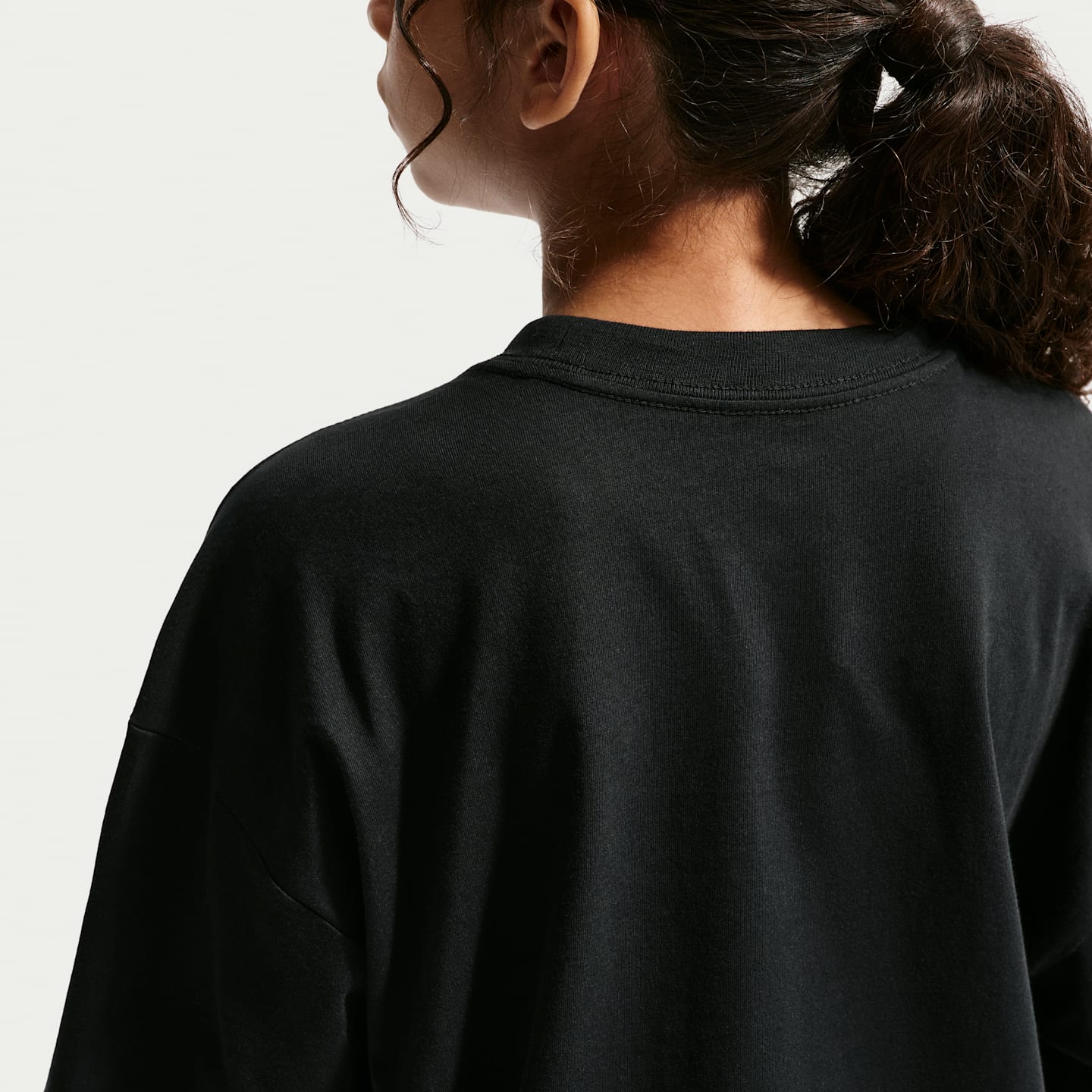 Детские футболки Nike Sportswear Big Kids' (Girls') Oversized T-Shirt — фото 2