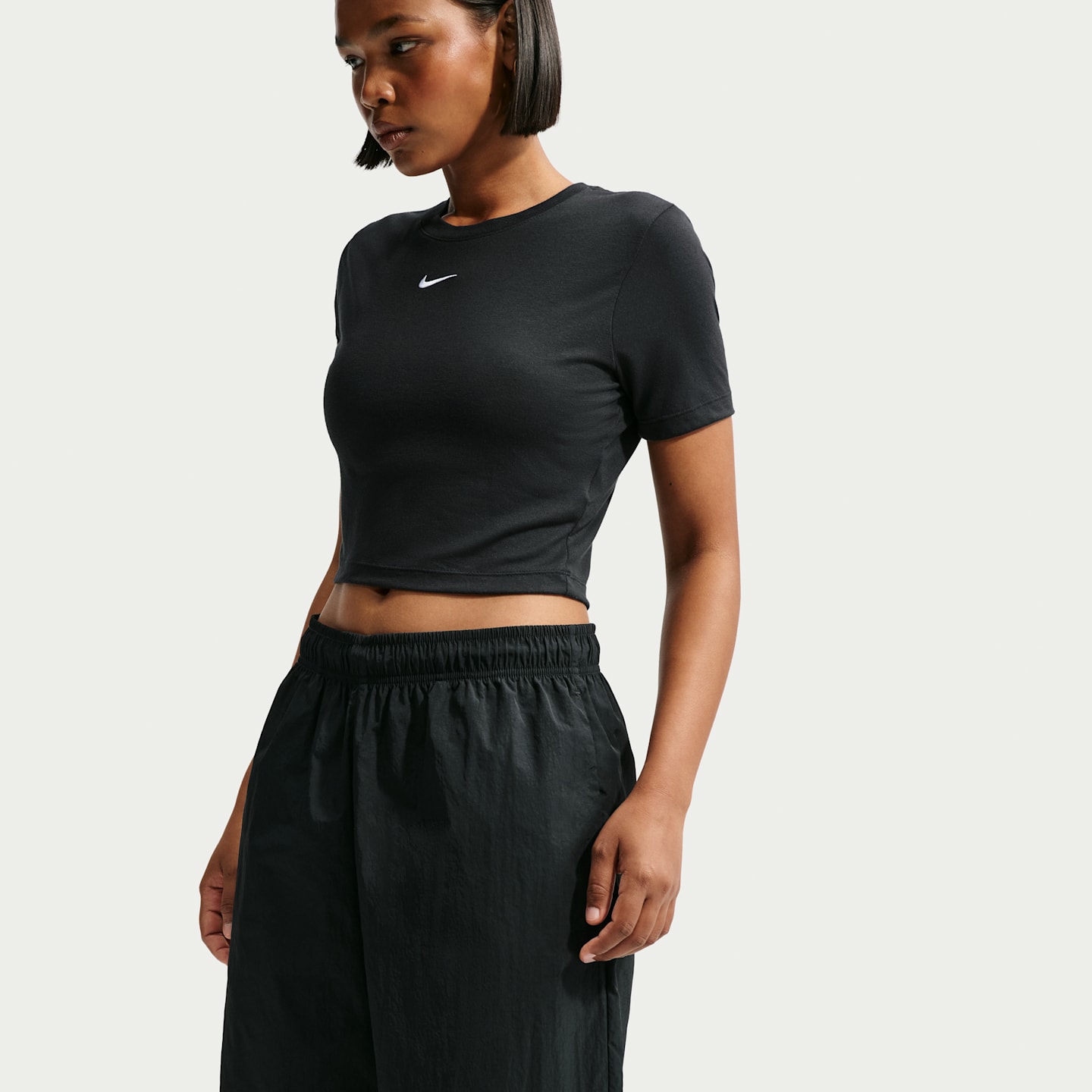 Женские шорты Nike Sportswear Women's Mid-Rise Loose Knee-Length Shorts — фото 4