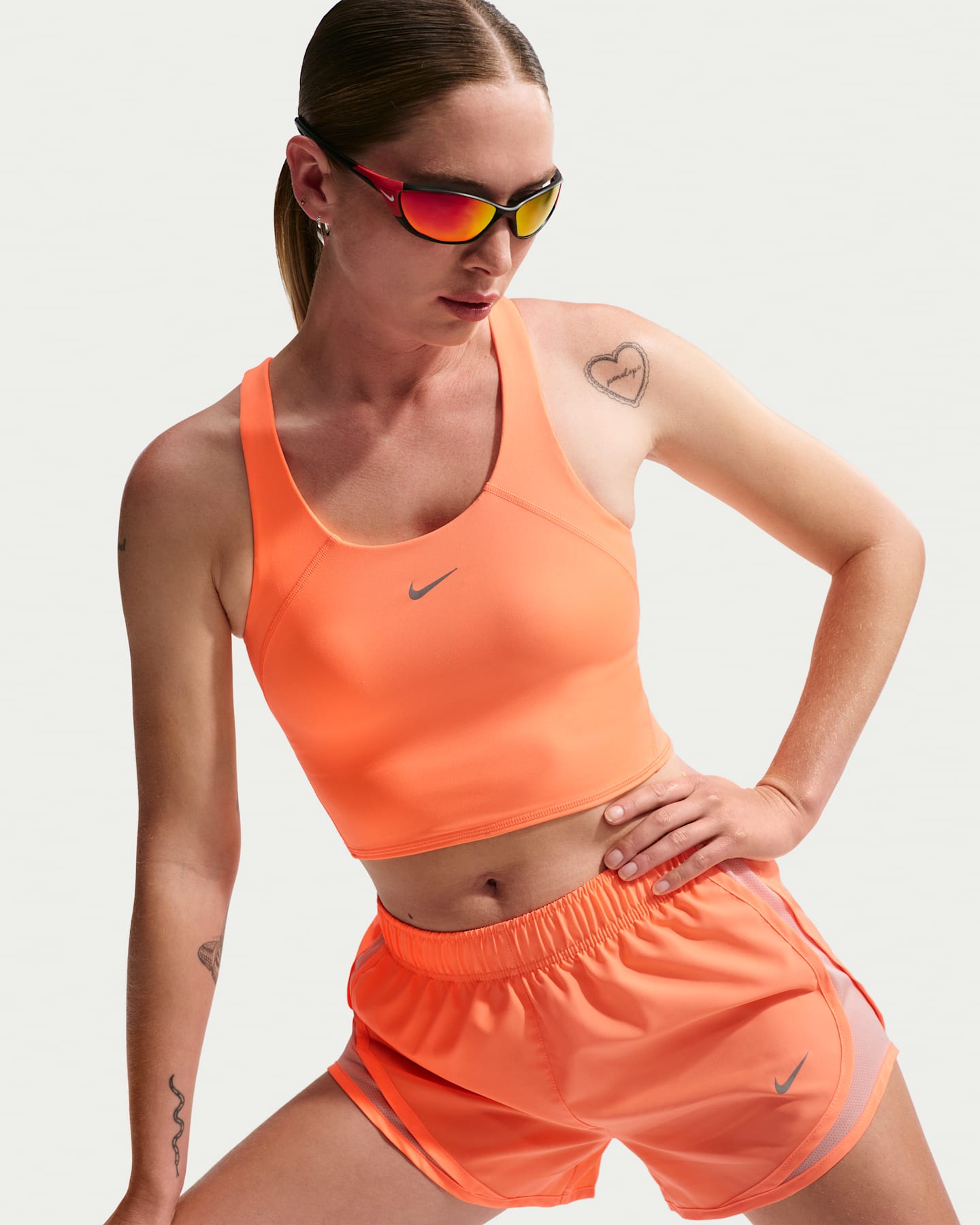 Спортивное бра Tempo, укороченный, средняя поддержка — Nike — фото 6
