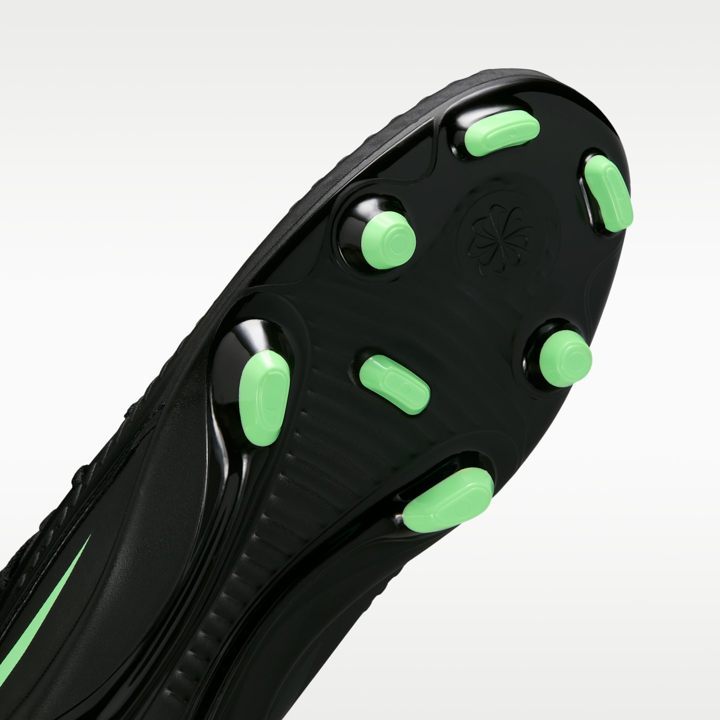 Мужские бутсы Nike Phantom 6 High Club Multi-Ground Soccer Cleats — фото 7