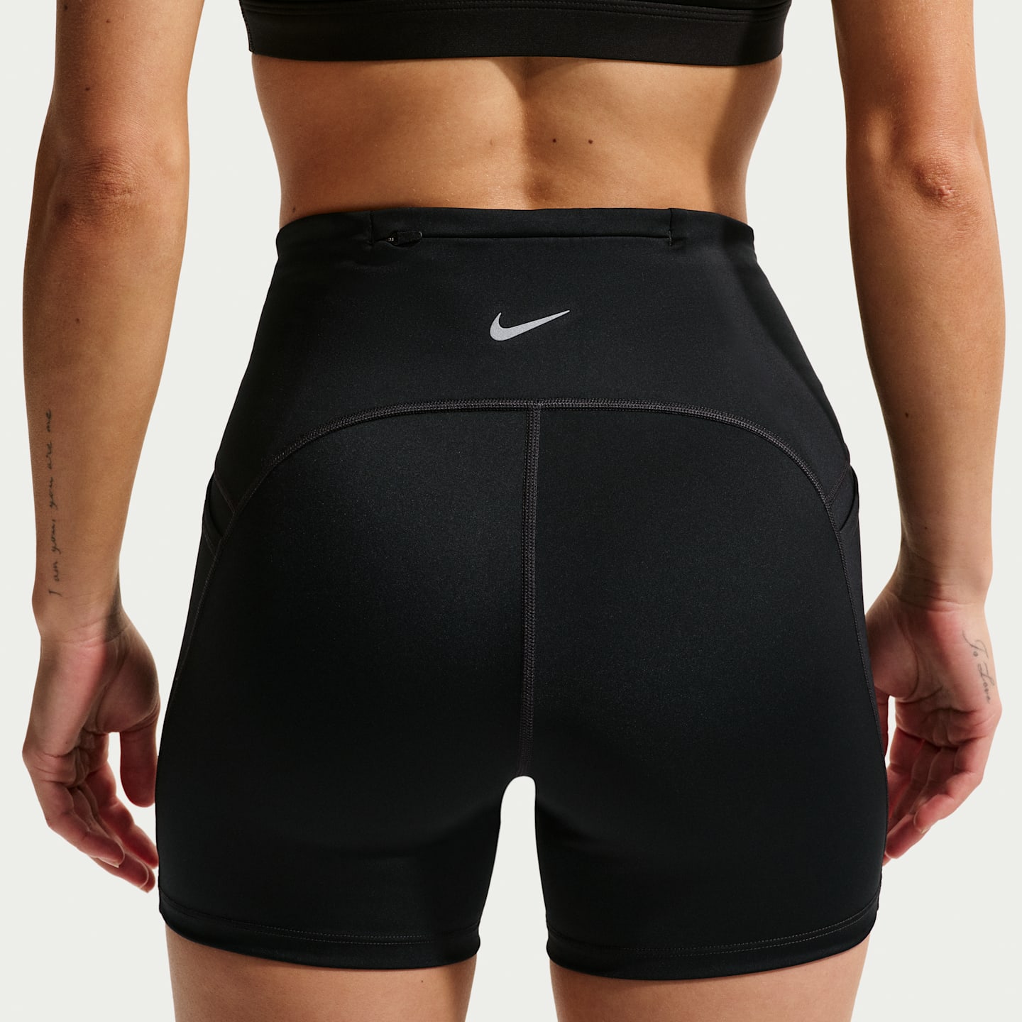 Женские шорты Nike Swift Women's High-Waisted 4" Tight Running Shorts with Pockets — фото 3
