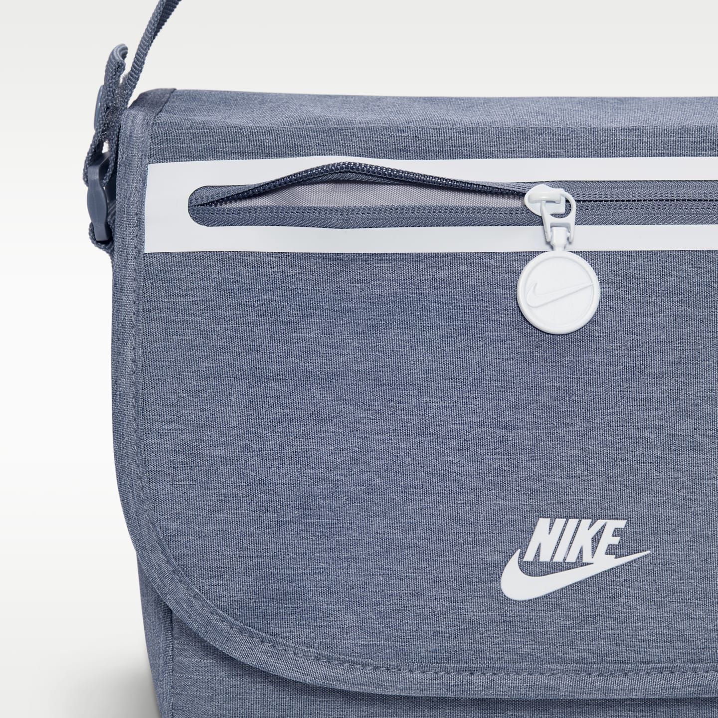 Детские сумки Nike Futura Messenger Lunch Tote (7.5L) — фото 6