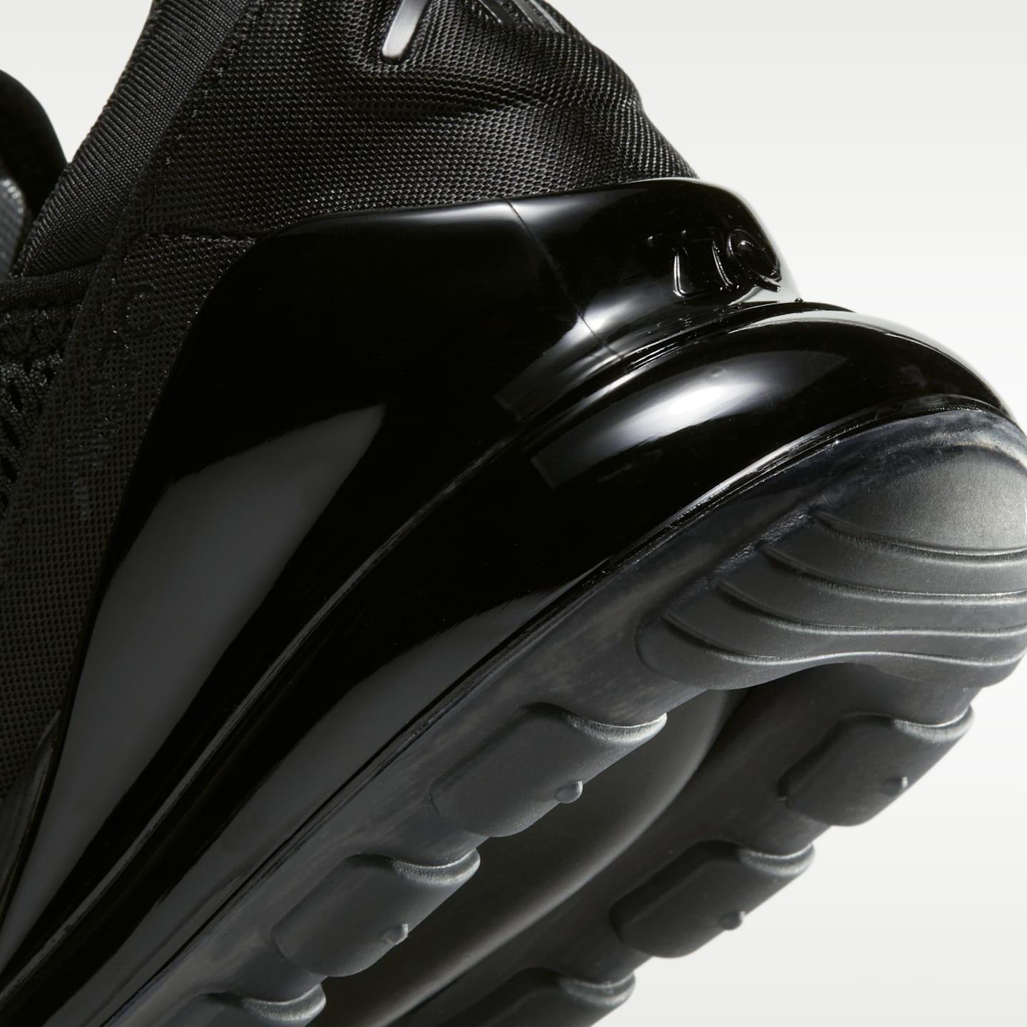 Мужские кроссовки Nike Air Max 270 Men's Shoes — фото 8