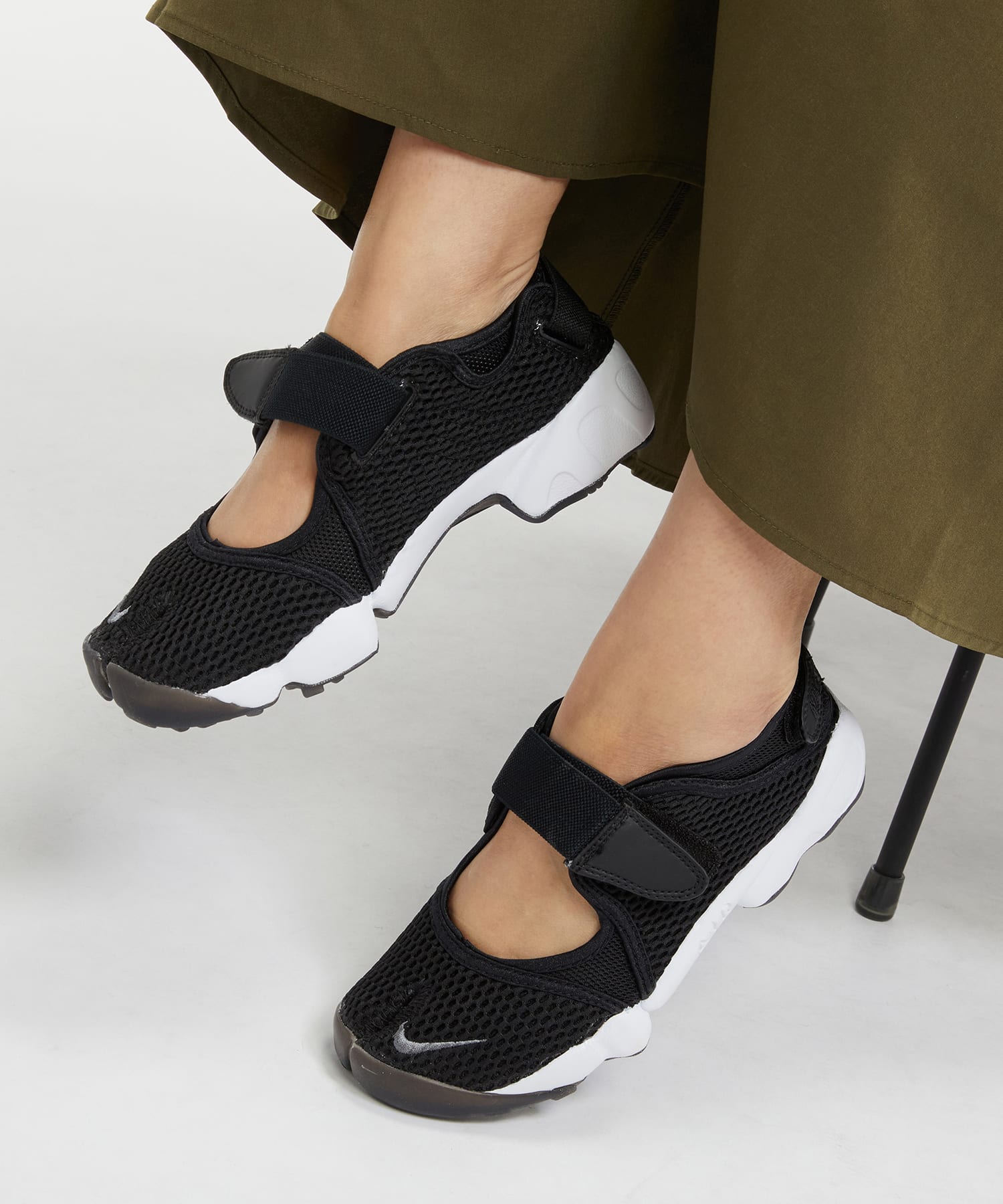 Nike Air Rift Breathe Women's Shoes. Nike JP