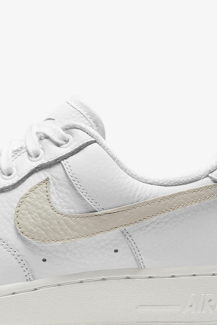 Women S Air Force 1 Light Bone Release Date Nike Snkrs Gb