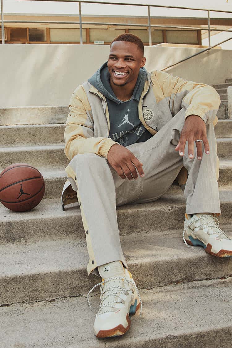 Fecha de lanzamiento de la colección de ropa Honor the Gift Jordan x Russell  Westbrook. Nike SNKRS ES