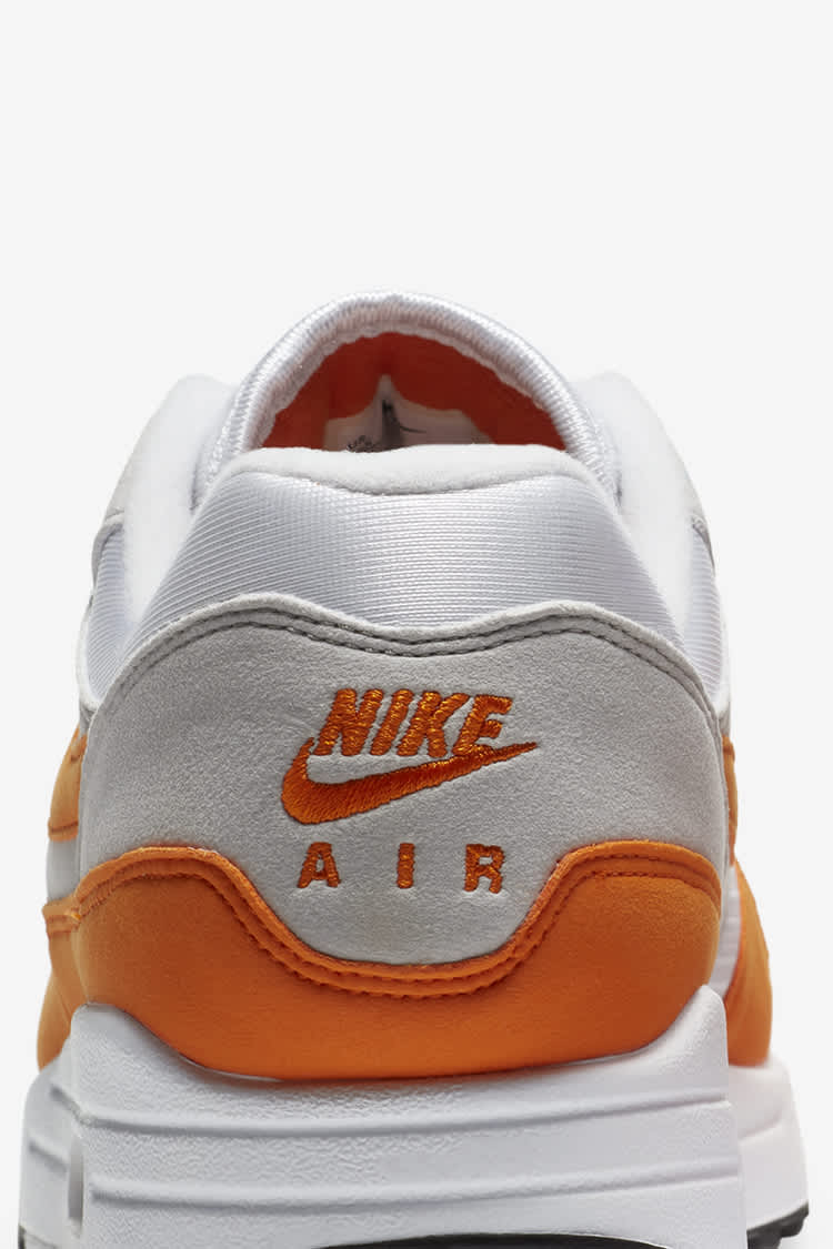 magma orange nike