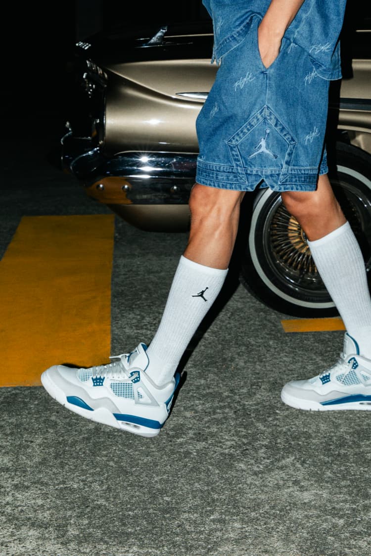 Nike Air Jordan 4 Retro Industrial Blueメインカラーブルー