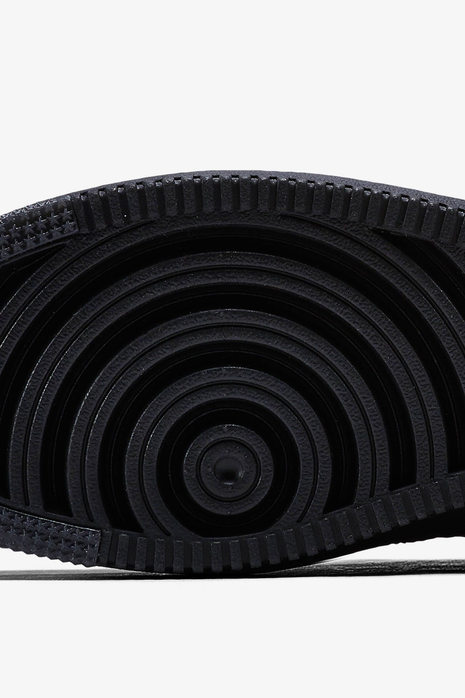 Nike Air Force 1 Ultra Flyknit Low 'Black & Metallic Silver'. Nike SNKRS