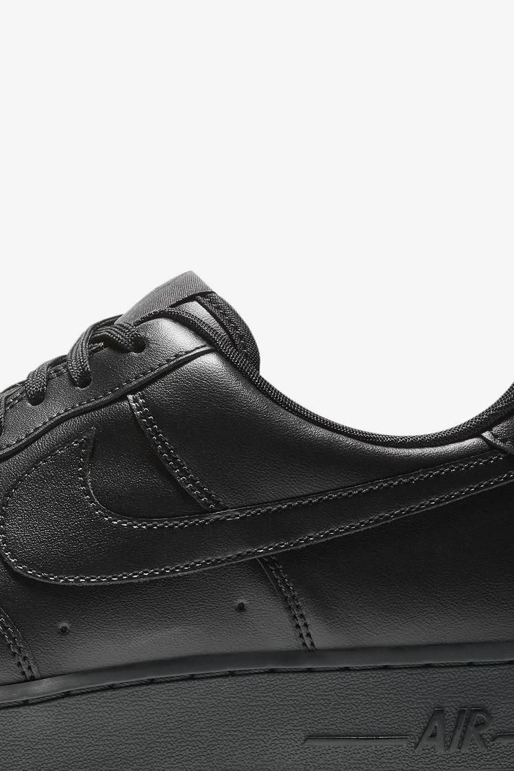 nike air force 1 flyleather triple black