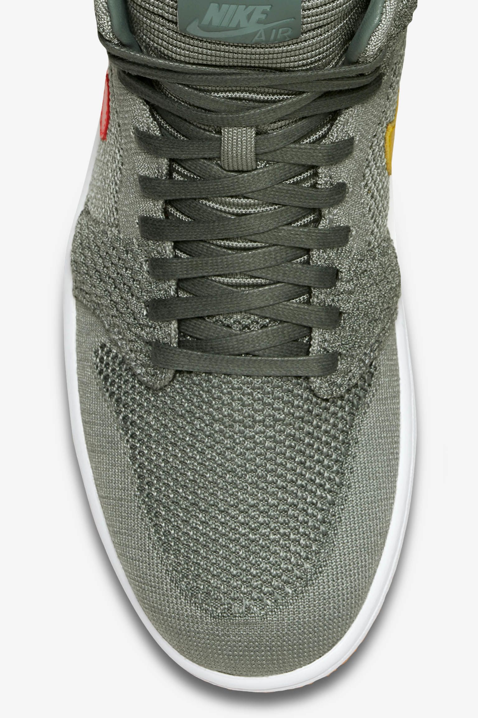Clay green nike hotsell