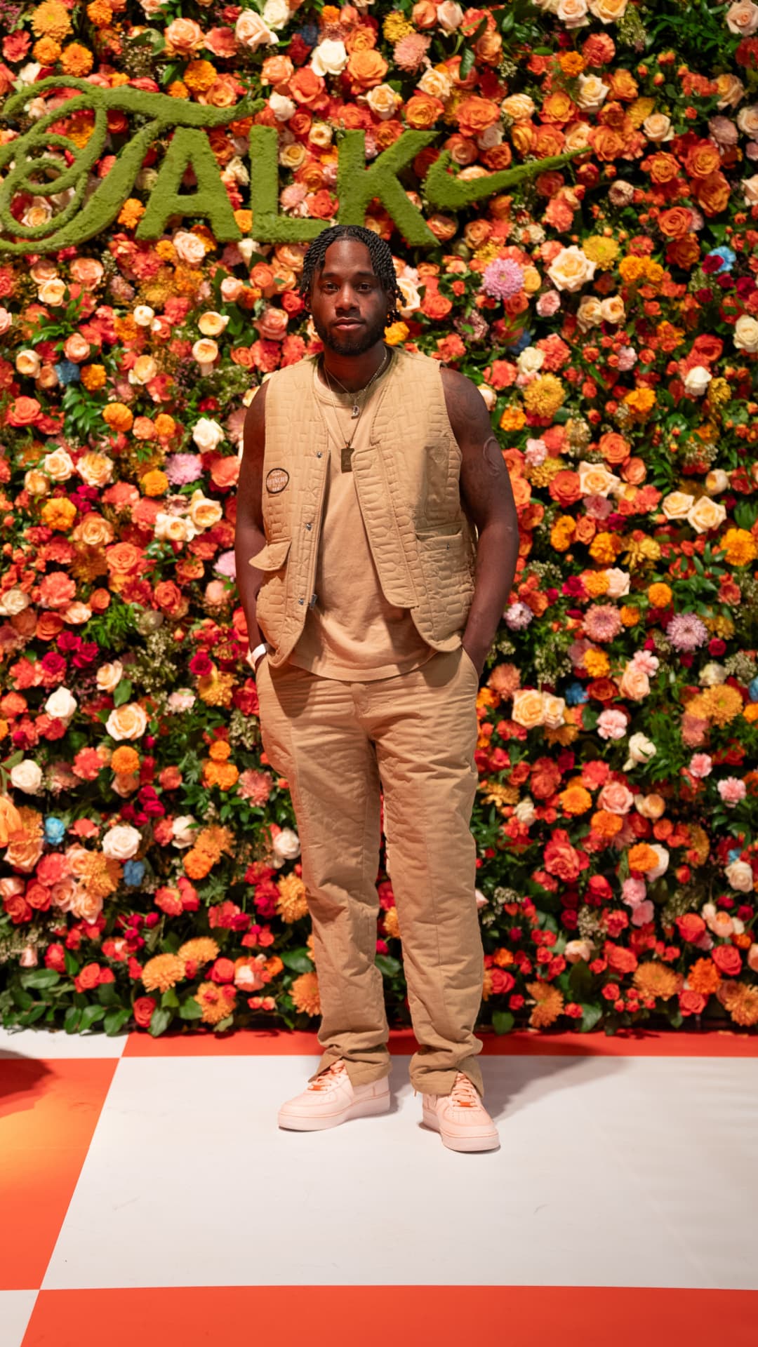 Street SNKRS Tea Garden and Stage 23. Nike SNKRS