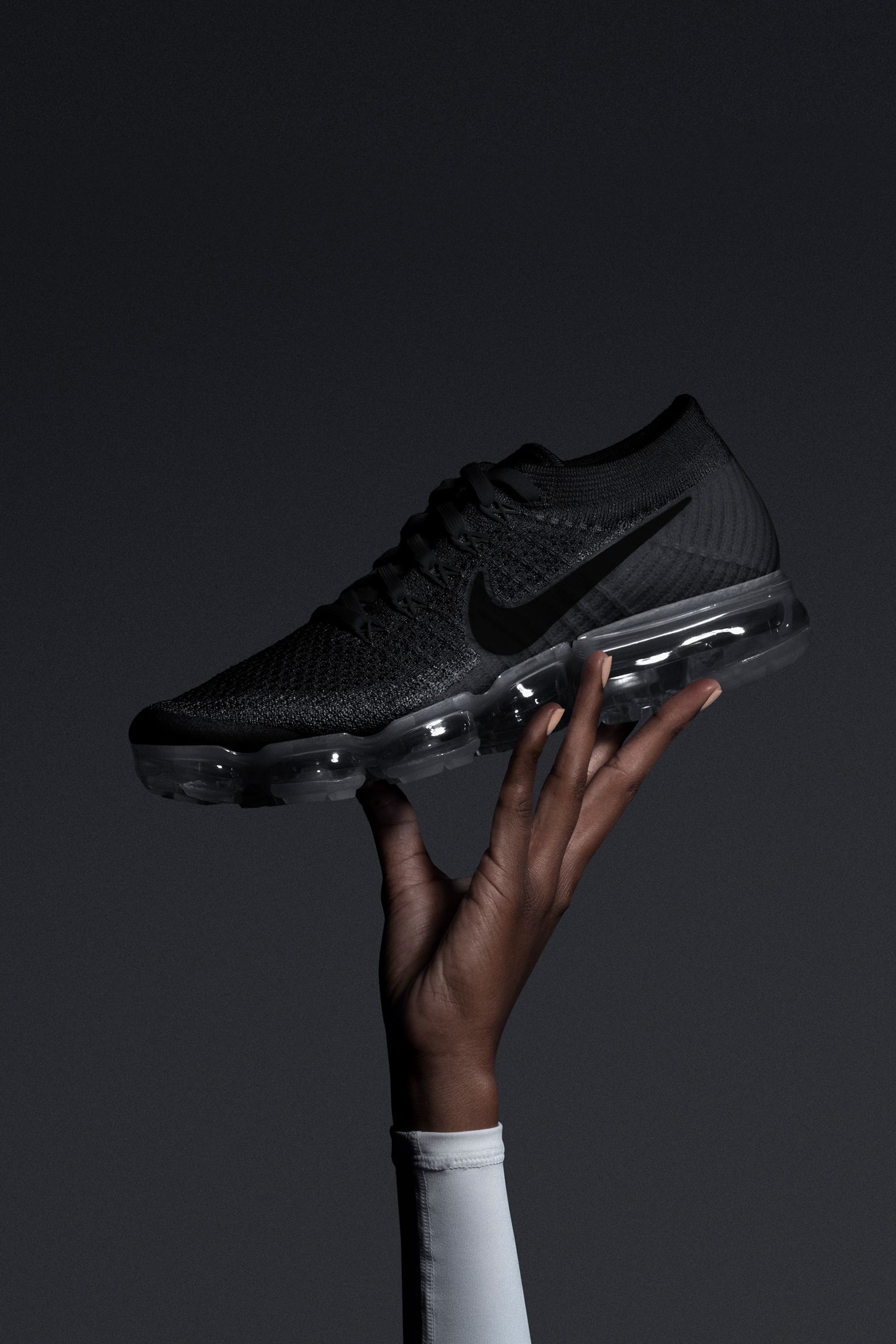 triple black vapormax women's