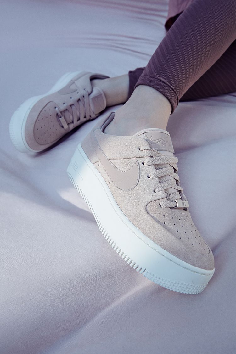 NIKE WMNS AIR FORCE 1 SAGE LOW エア フォースワン