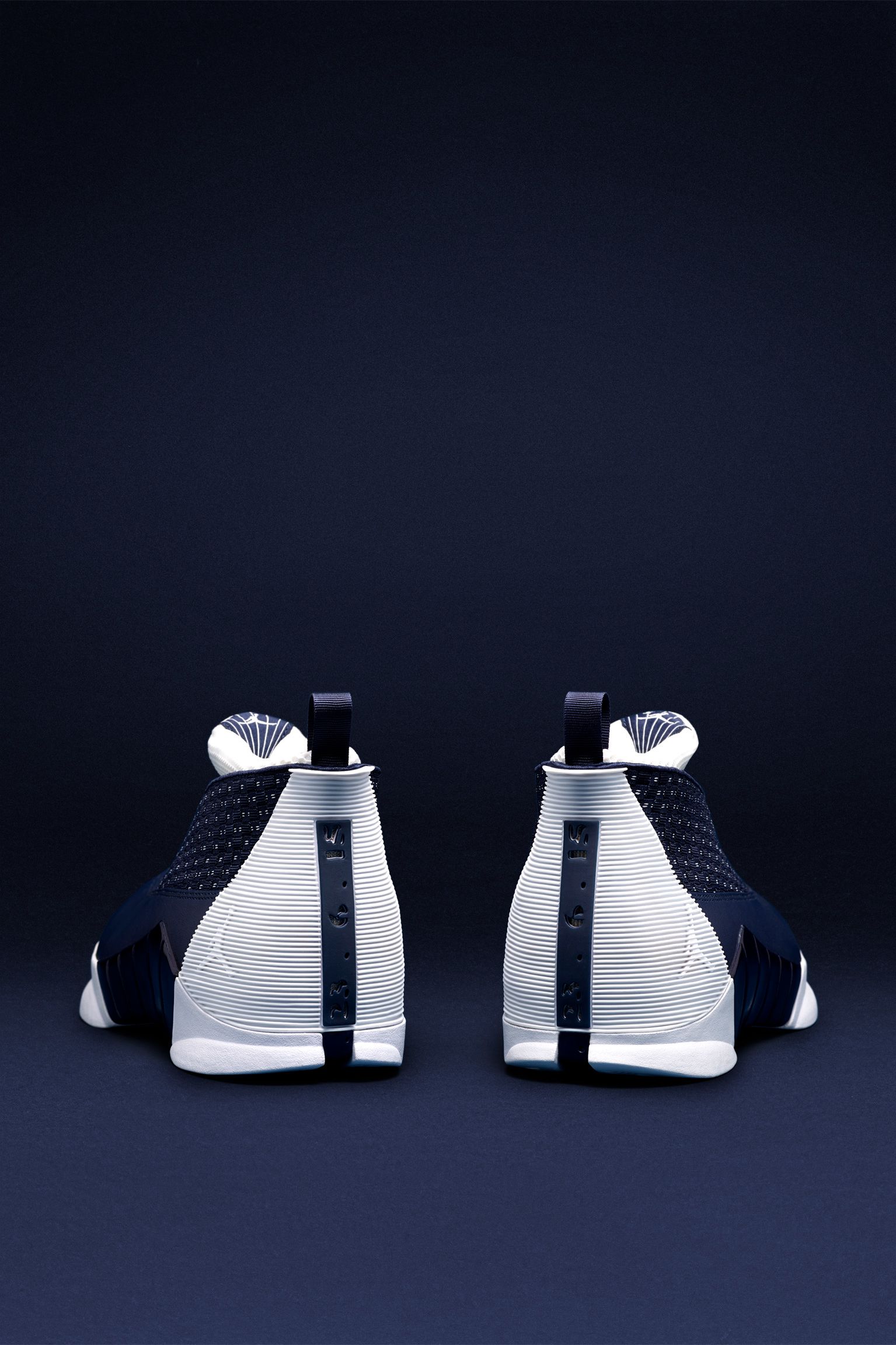 Air Jordan Retro 'Obsidian'. Nike SNKRS