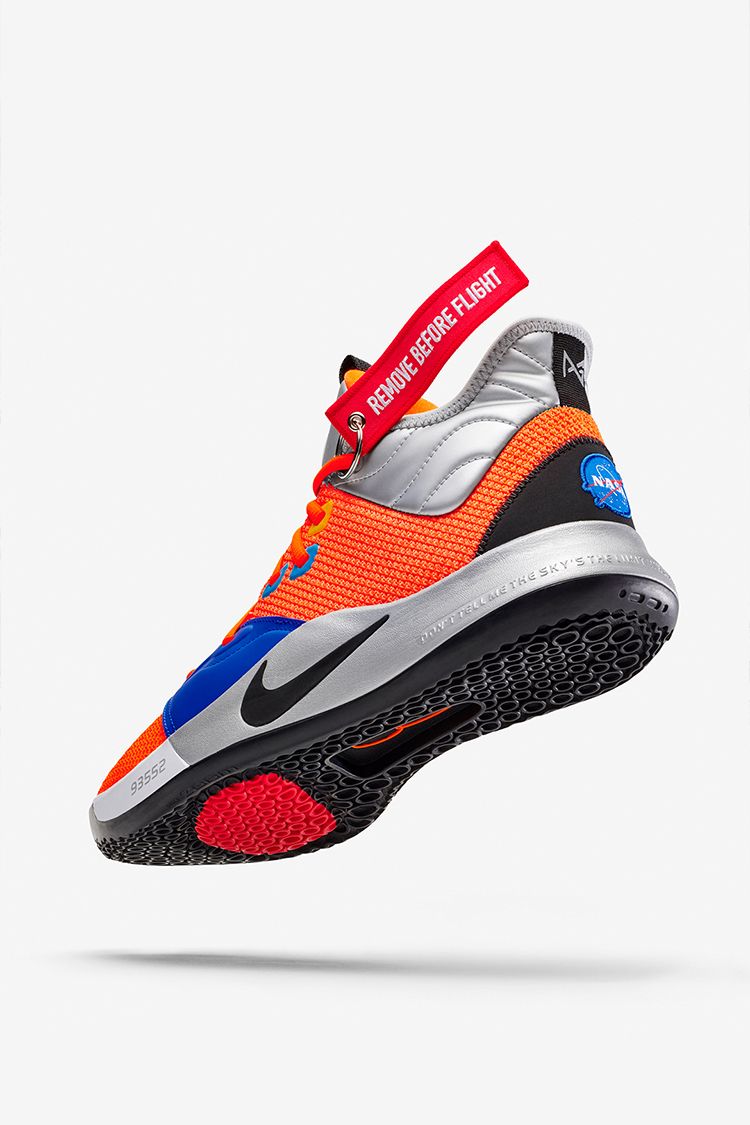 Fecha de lanzamiento de Nike PG NASA Orange". Nike SNKRS ES