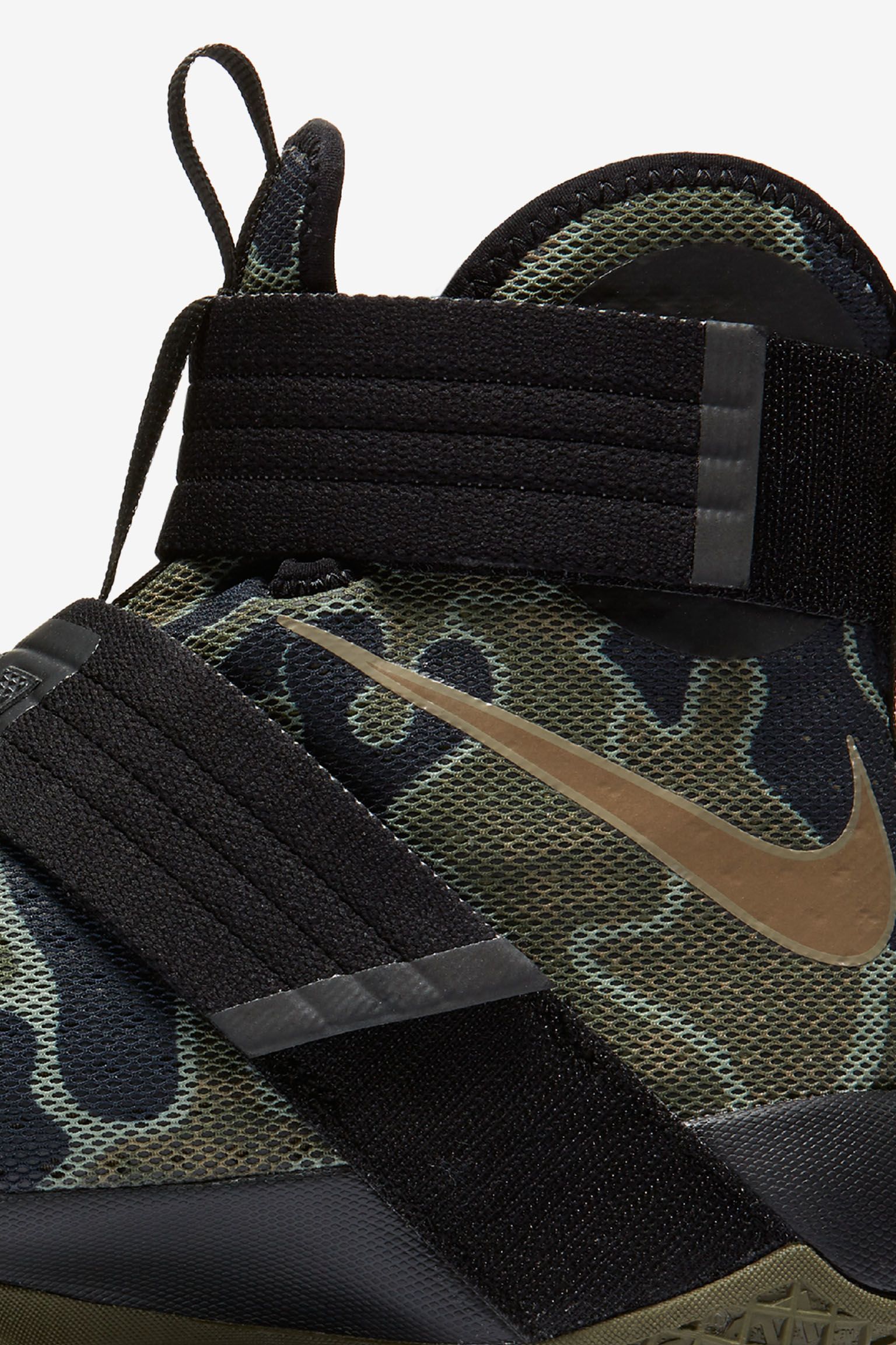 eje hecho Monje Nike Zoom LeBron Soldier 10 'Camo' Release Date. Nike SNKRS