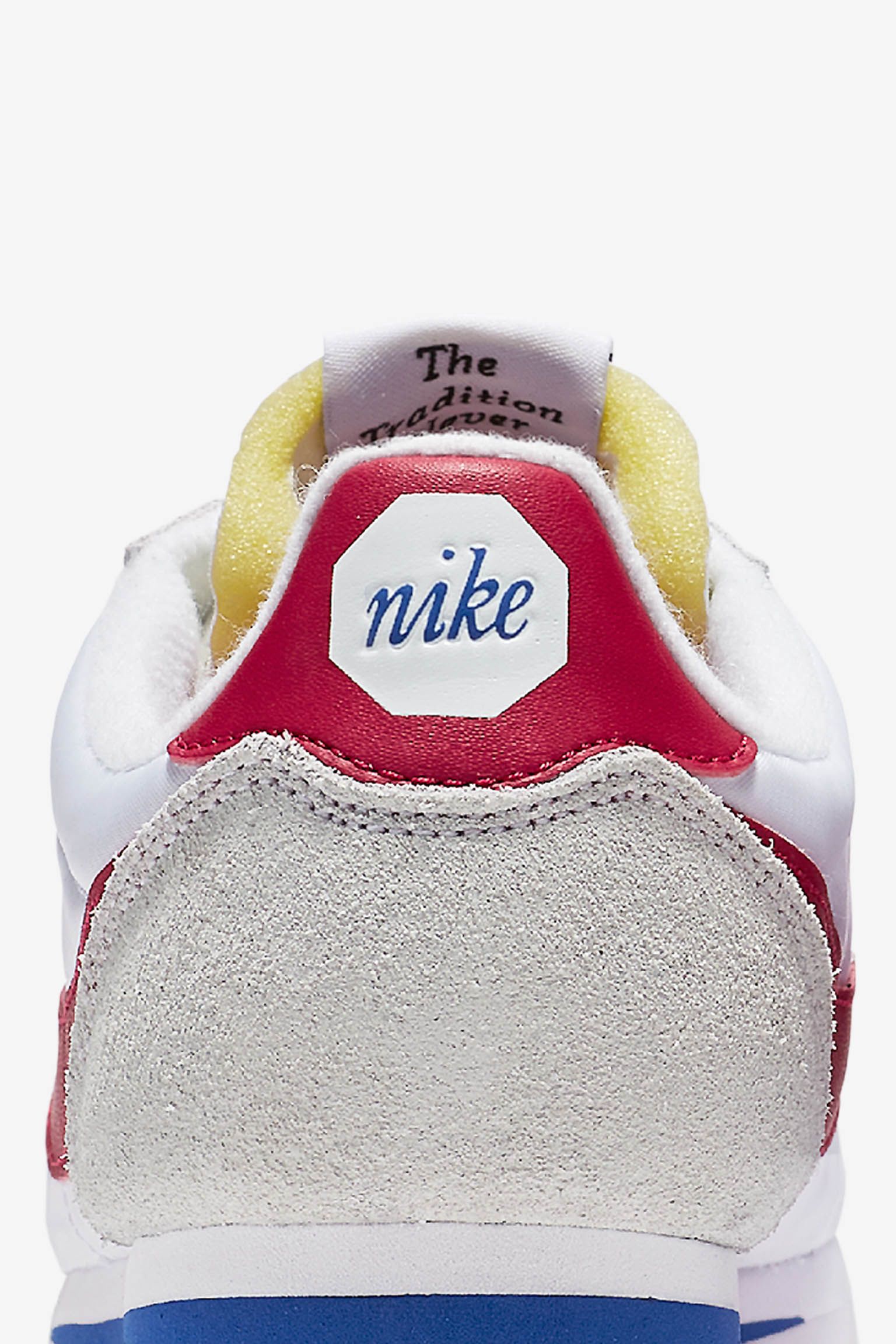 bolígrafo saltar lechuga Nike Classic Cortez Premium 'White &amp; Varsity Red'. Nike SNKRS LU