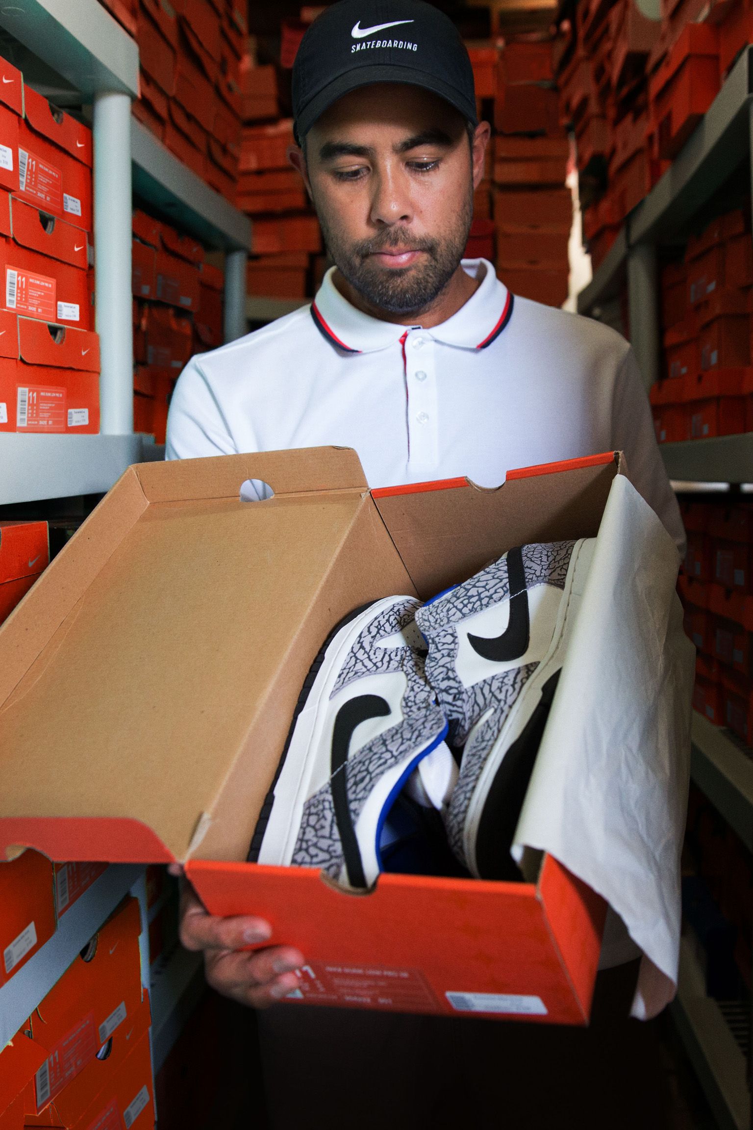 Inside Vault: SB Orange Box. Nike SNKRS