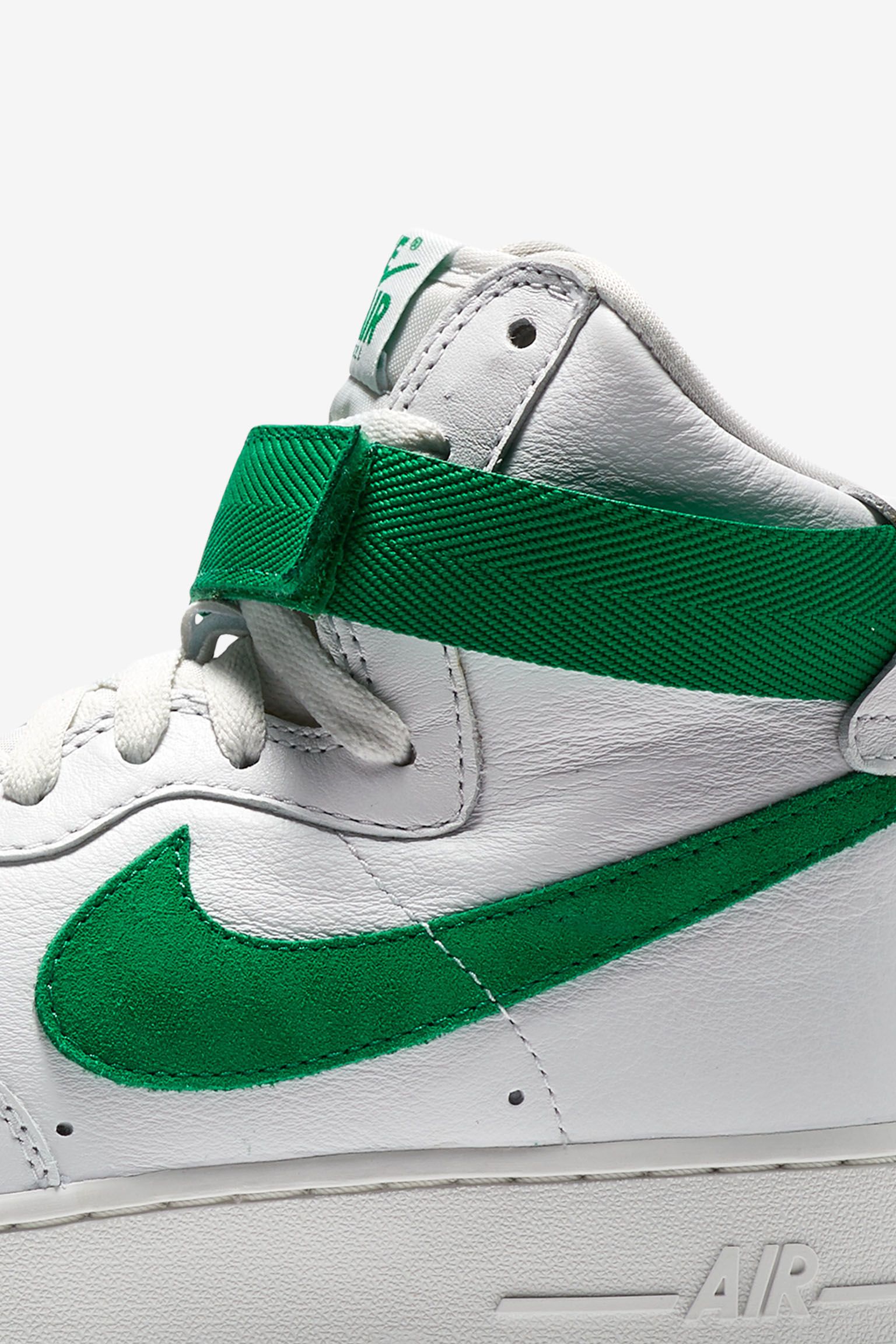 Nike Air Force 1 'St. Patrick's Day'. Nike SNKRS