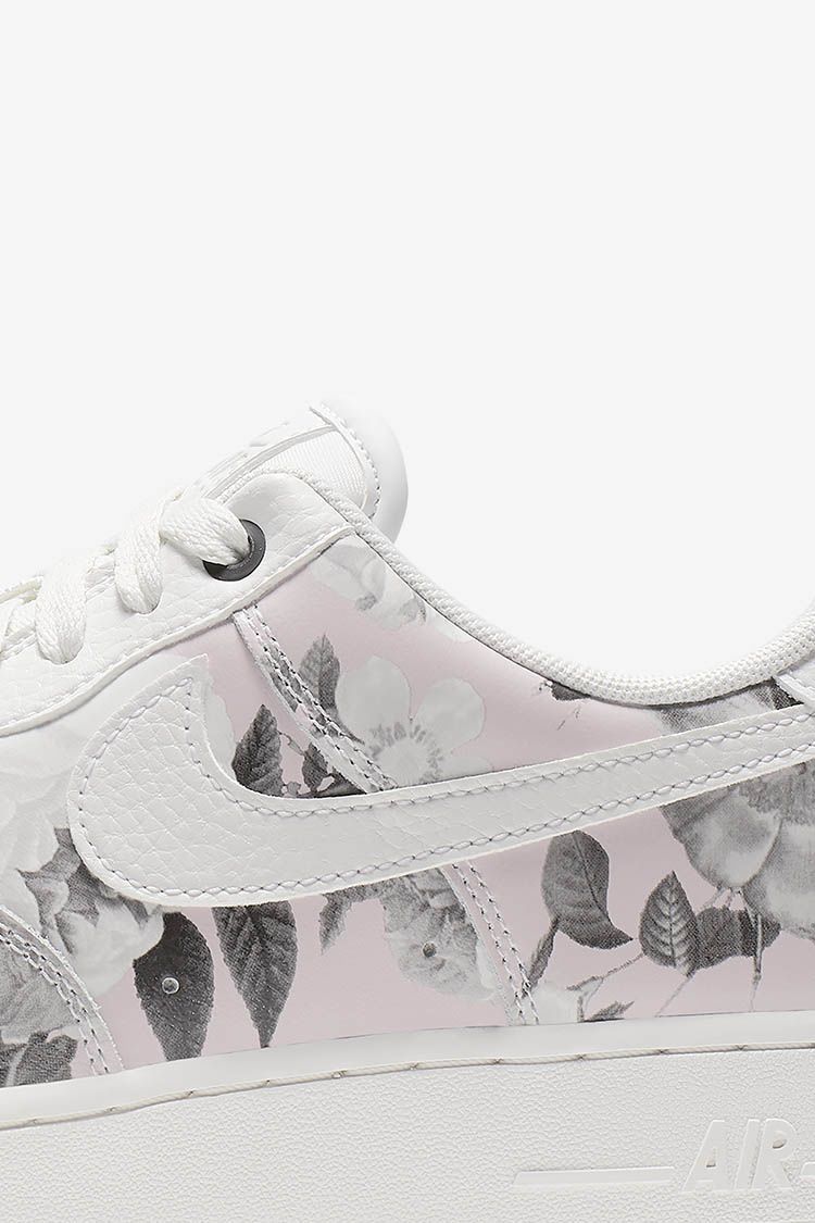 ナイキ レディース エア フォース 1 Floral 'White' 発売日. Nike SNKRS JP