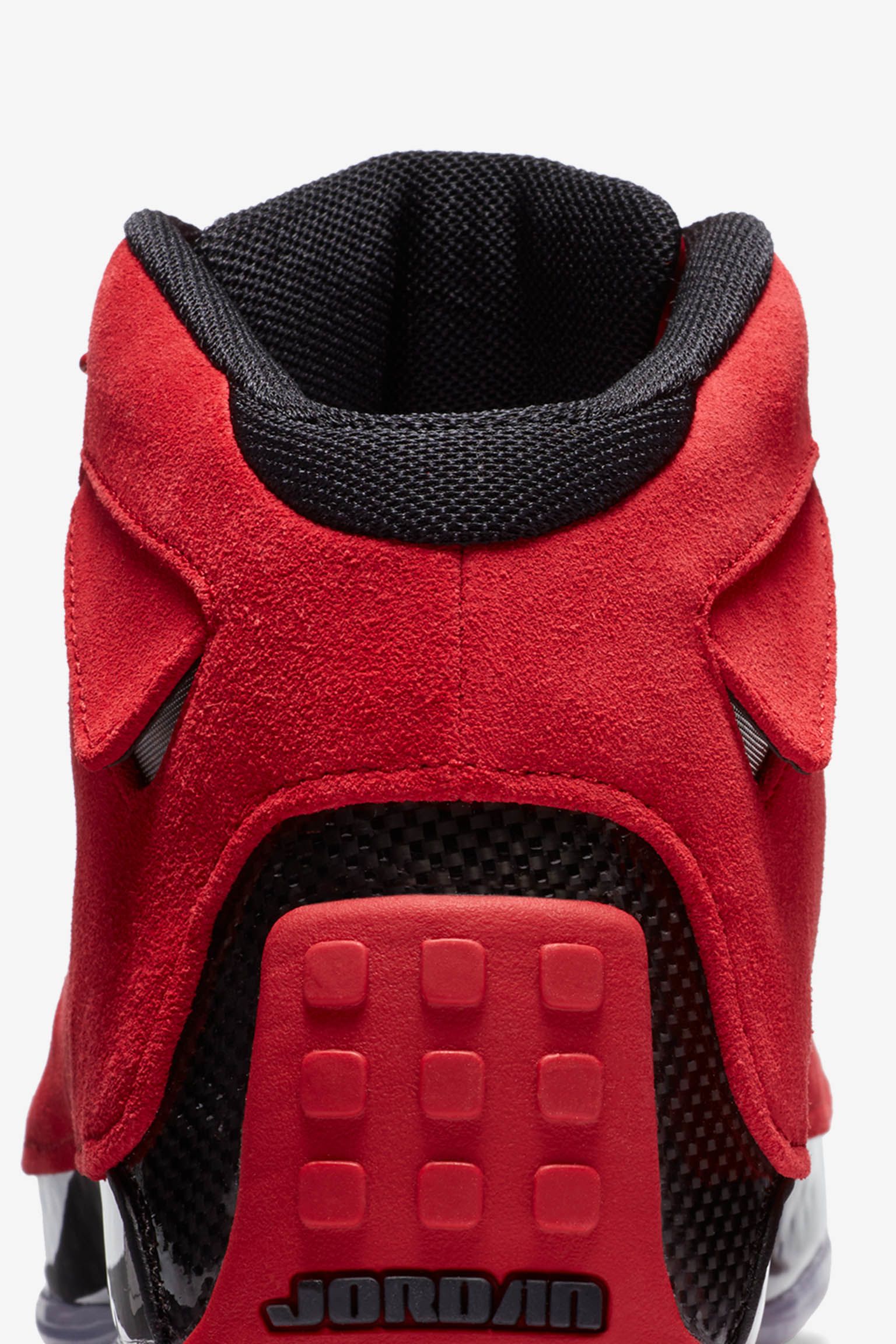 Fecha de lanzamiento de las Air Jordan 18 "Gym Red &amp; Black". Nike SNKRS