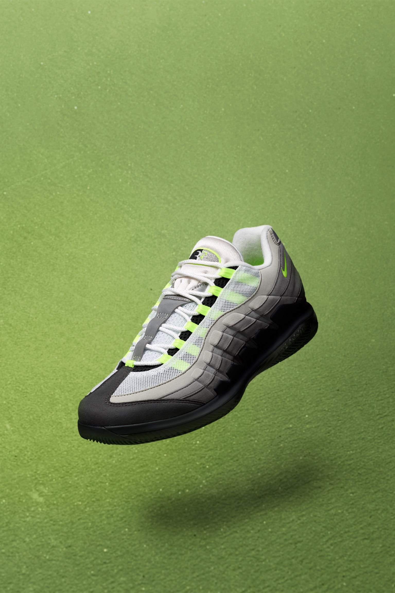 NIKE公式】ナイキコート ヴェイパー RF x AM95 'Black & Volt' (AO8759 ...