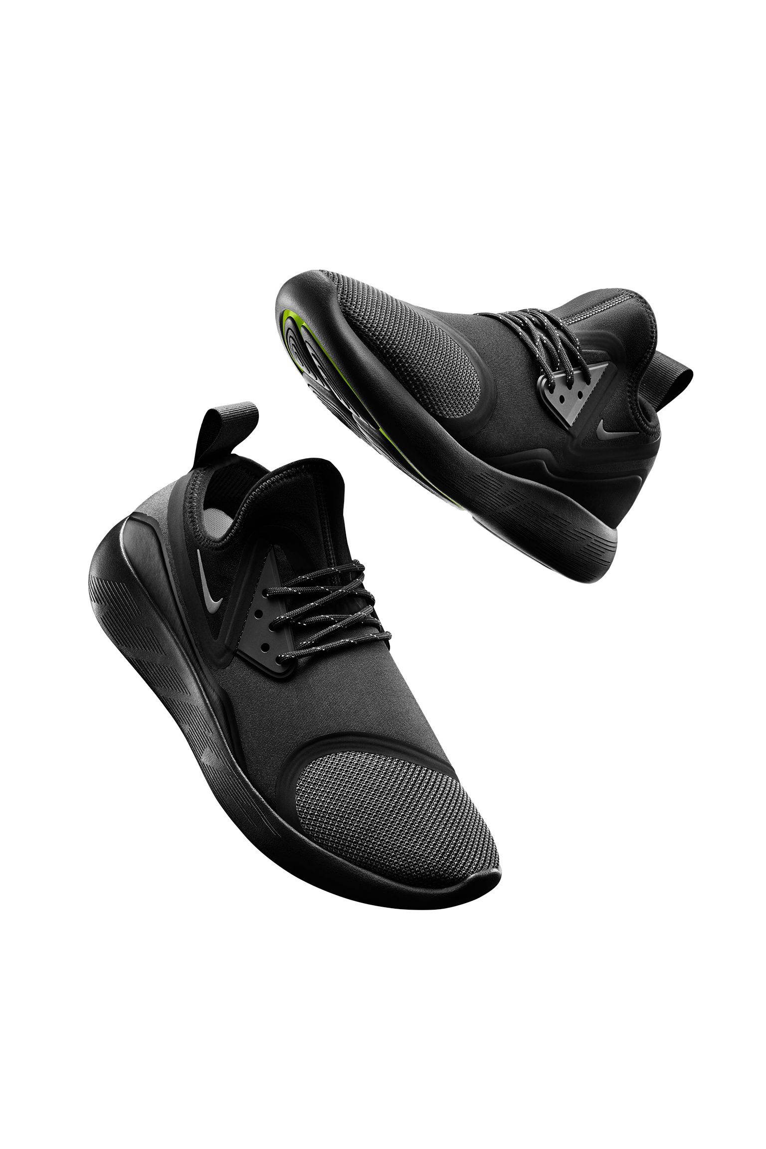 Brillante amanecer Picotear Nike LunarCharge Essential 'Triple Black'. Nike SNKRS