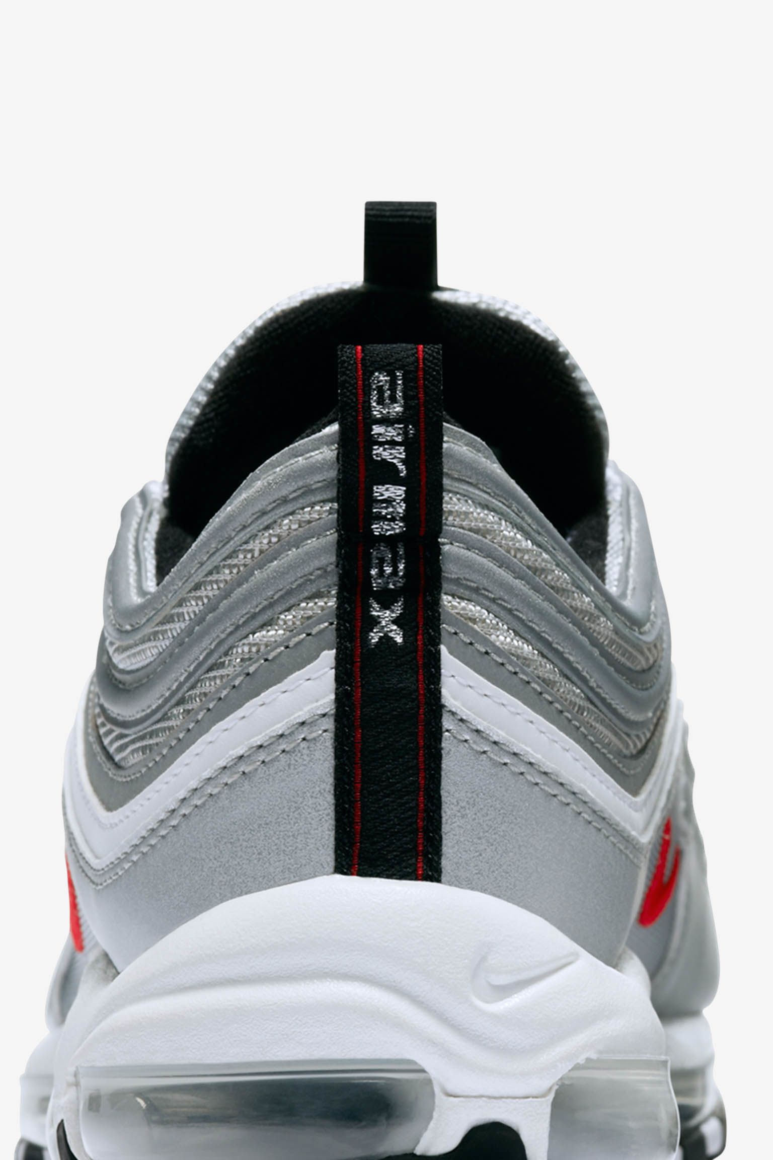 Nike Air Max 97 OG 'Metallic Silver'. Nike SNKRS قميص روز
