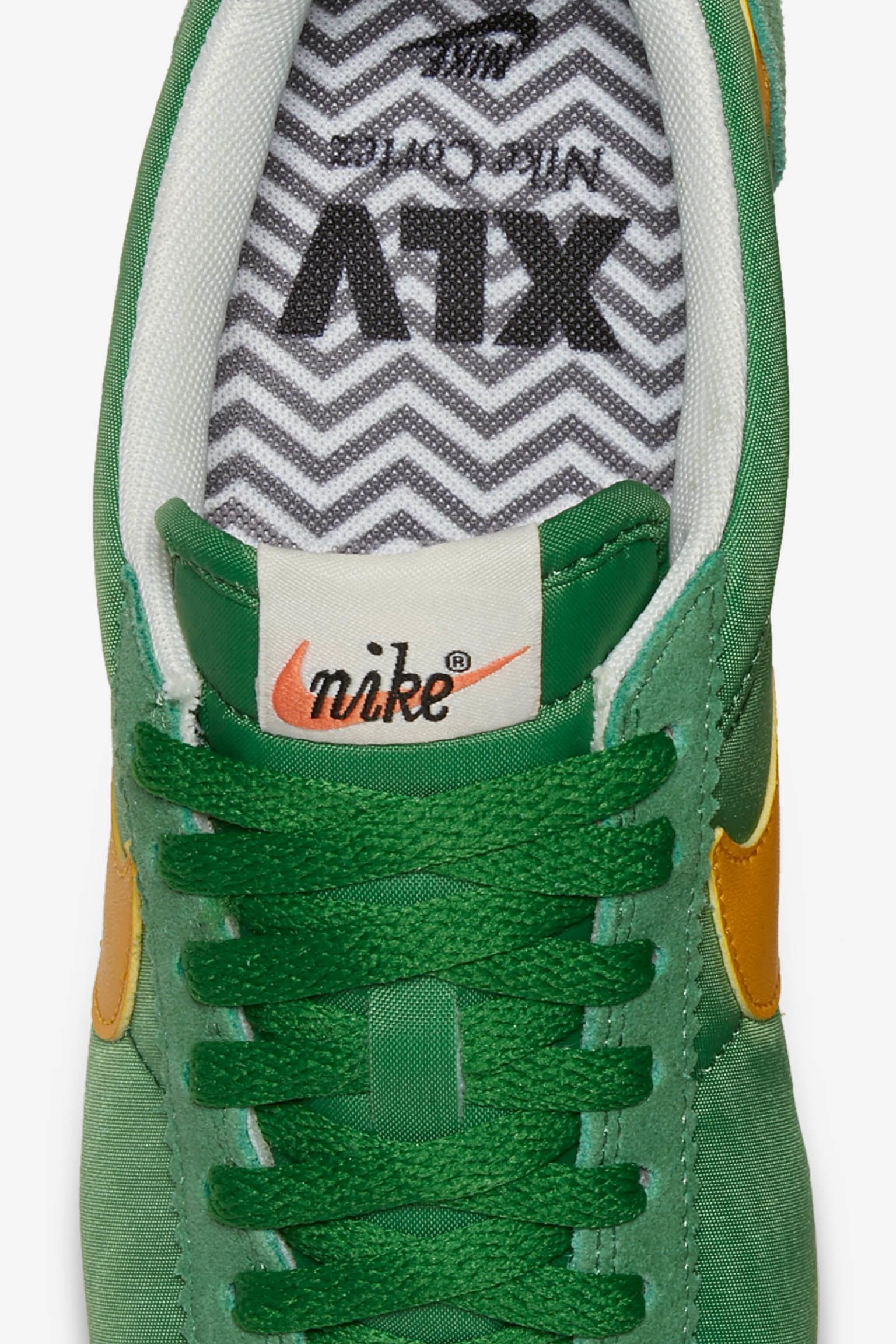 Women's Nike Classic Cortez Premium 'Classic Green & Yellow Ochre ... عطر فرزاتشي بور هوم