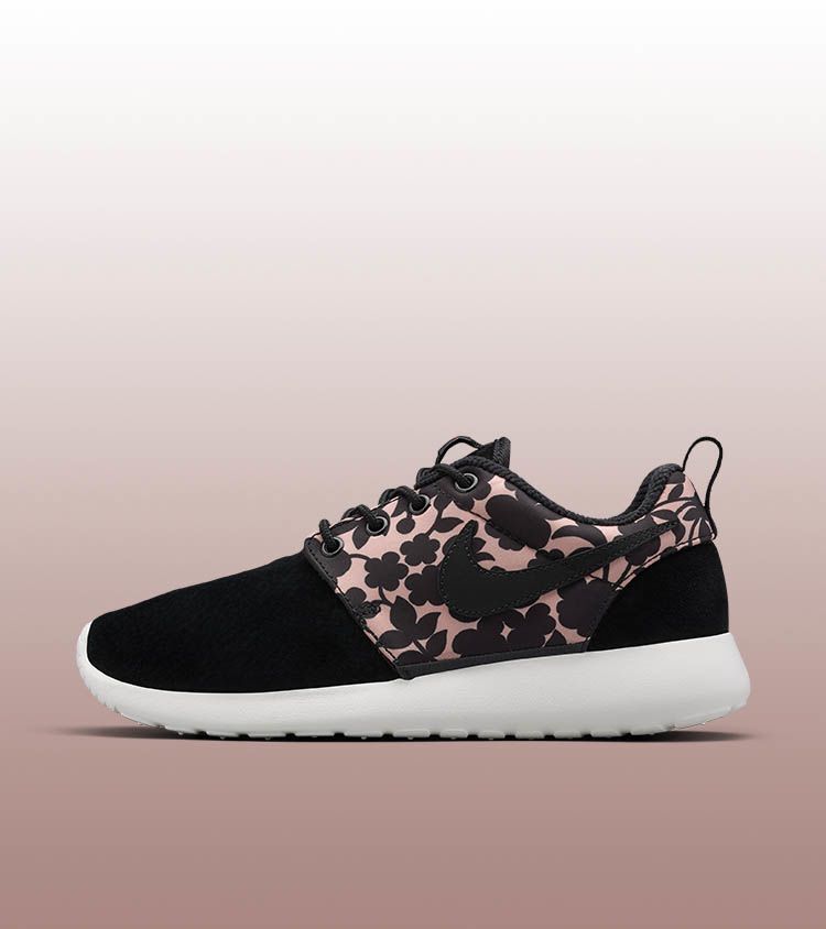 WMNS ROSHE ONE