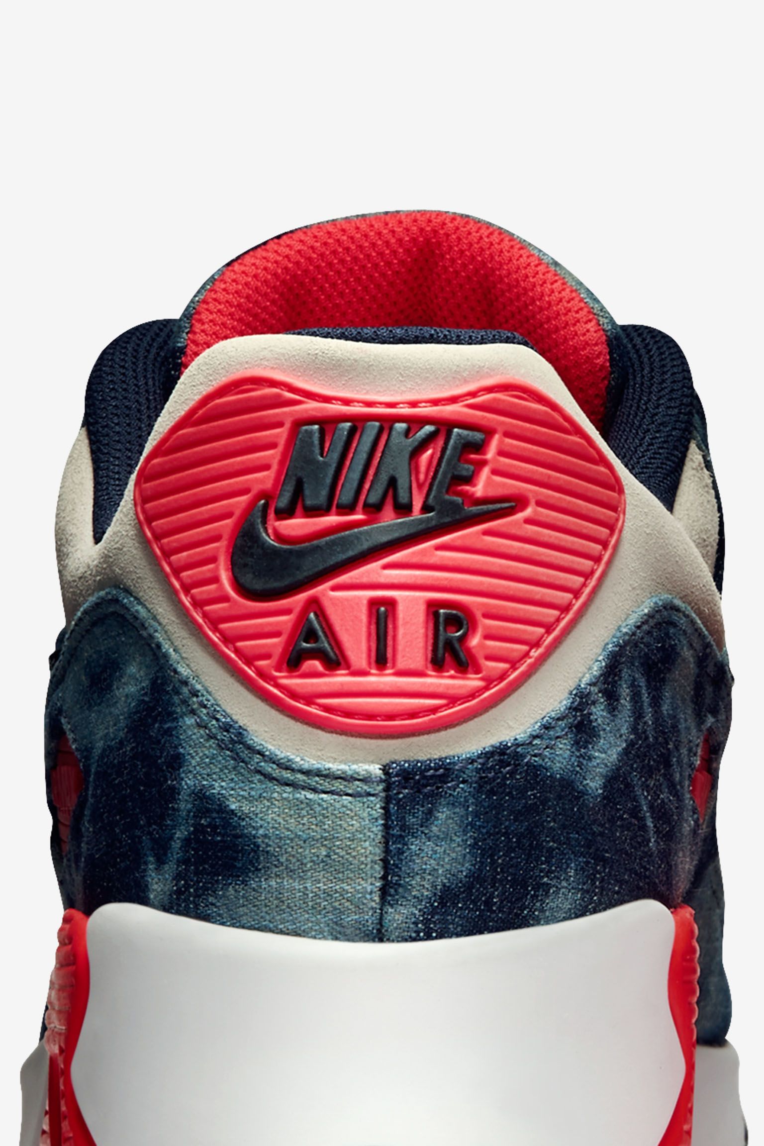 Nike Air Max 90 'Denim'. Nike SNKRS ملاهي للاطفال