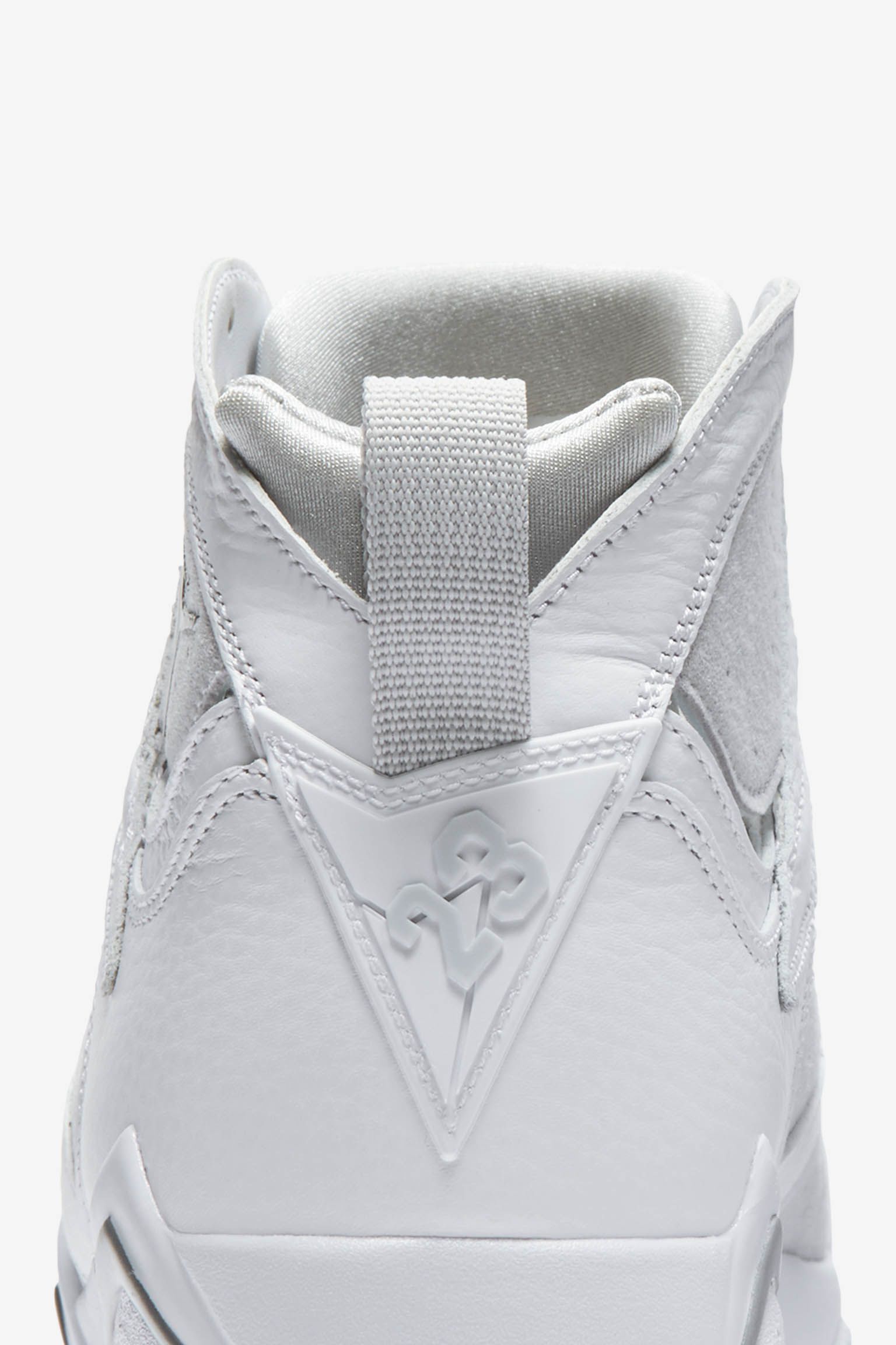 エア ジョーダン 7 レトロ 'White & Pure Platinum' 発売日. Nike