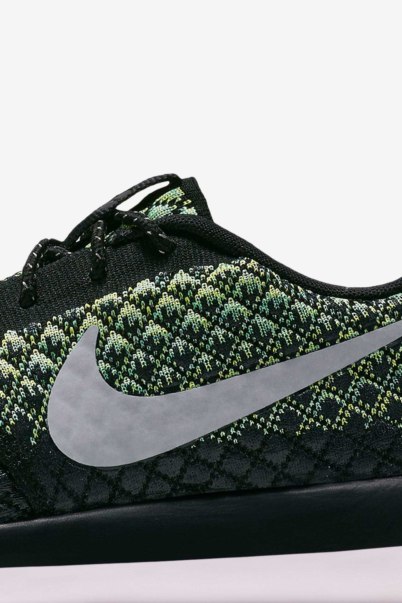 ナイキ ローシ ツー フライニット 365 'Volt & Green Glow'. Nike ...