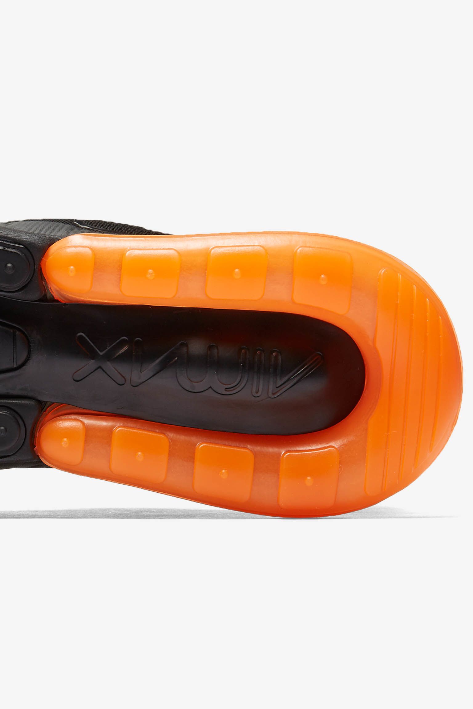 Nike Air Max 270 in Tonal Orange