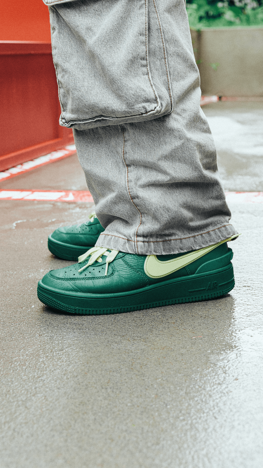 Street SNKRS: SNKRS Newsstand