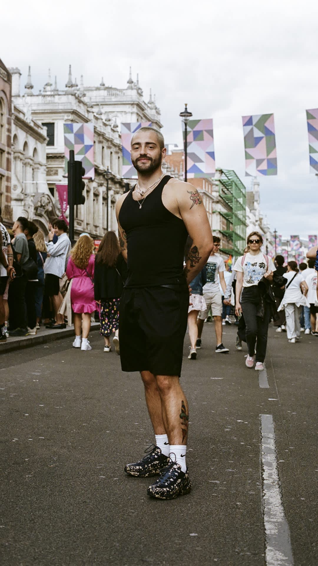 Street SNKRS: London Pride