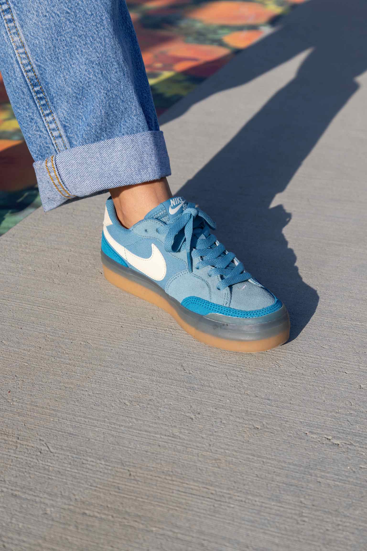 【NIKE公式】Street SNKRS: Nike SB x The Wizard of Oz Skatepark