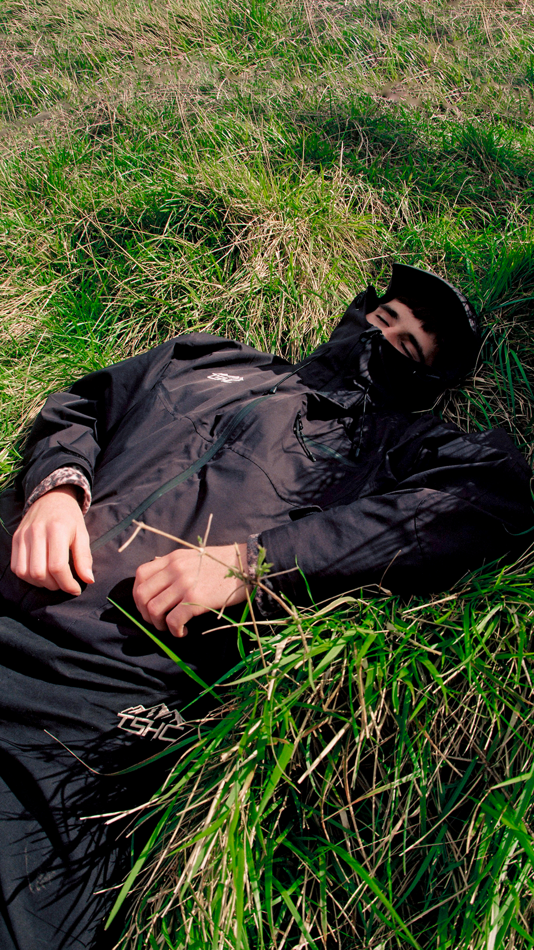 Street SNKRS: ACG Mountain Fly 2 Low