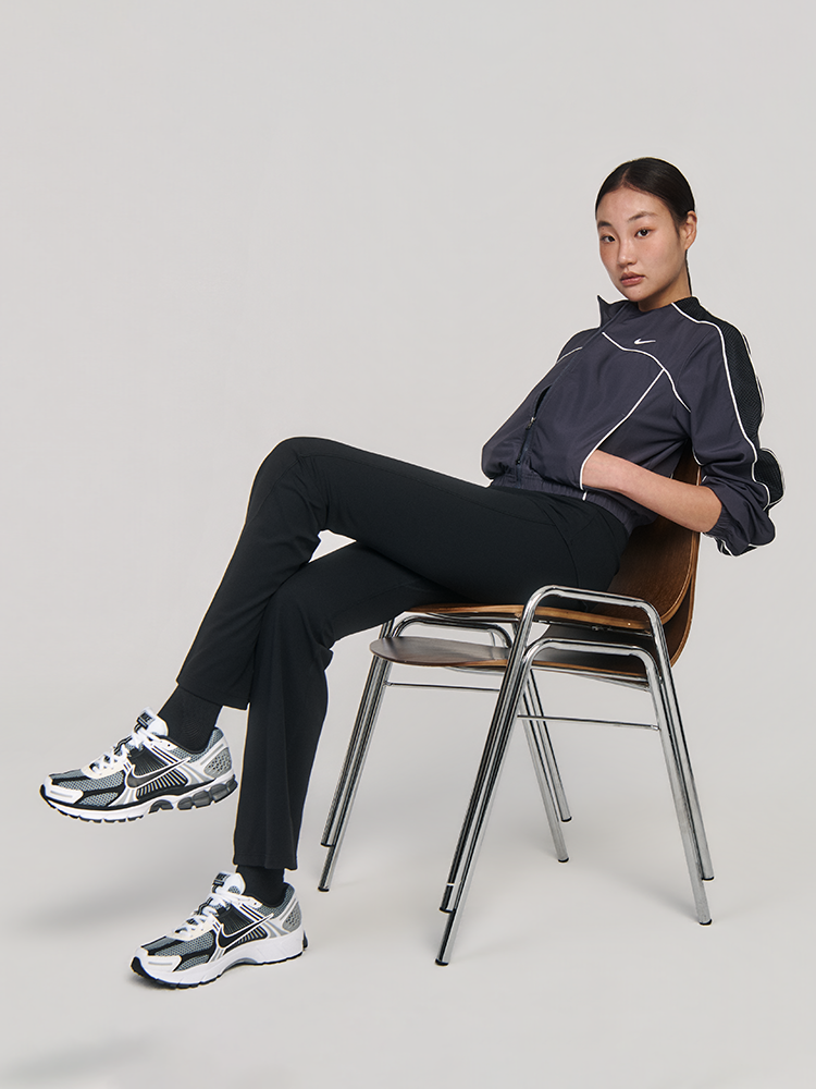 Брюки женские Nike Zenvy Dri-FIT Mid-Rise Pants с юбкой-оверлеем